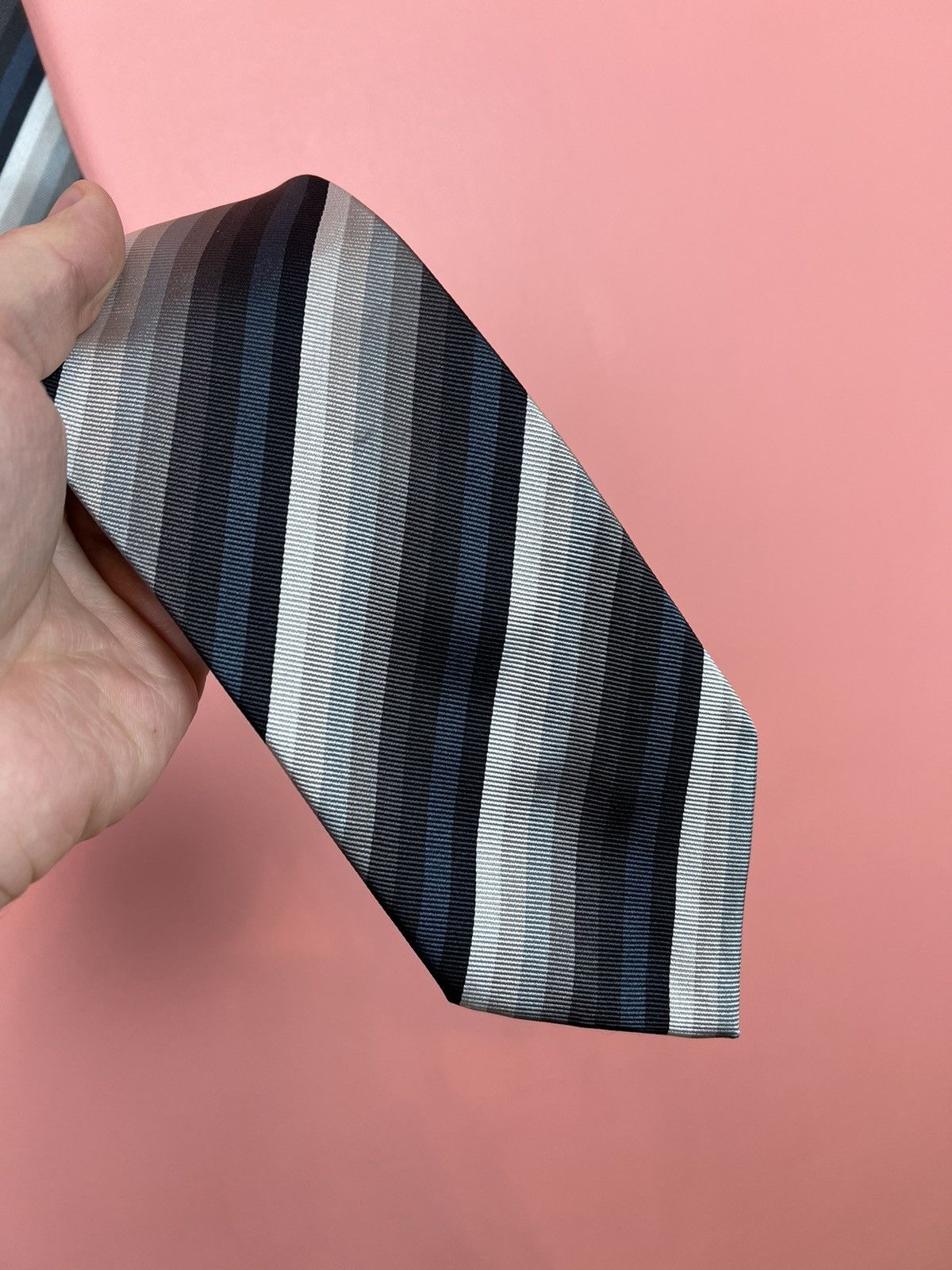 Giorgio Armani Giorgio Armani tie silk hype Italy Size ONE SIZE - 2 Thumbnail
