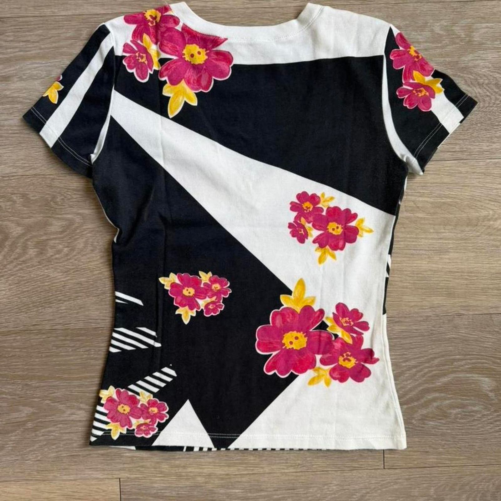 Dior Christian Dior SS2004 SDior Dolls" Floral Stripe V-Neck Tee Size S / US 4 / IT 40 - 5 Thumbnail