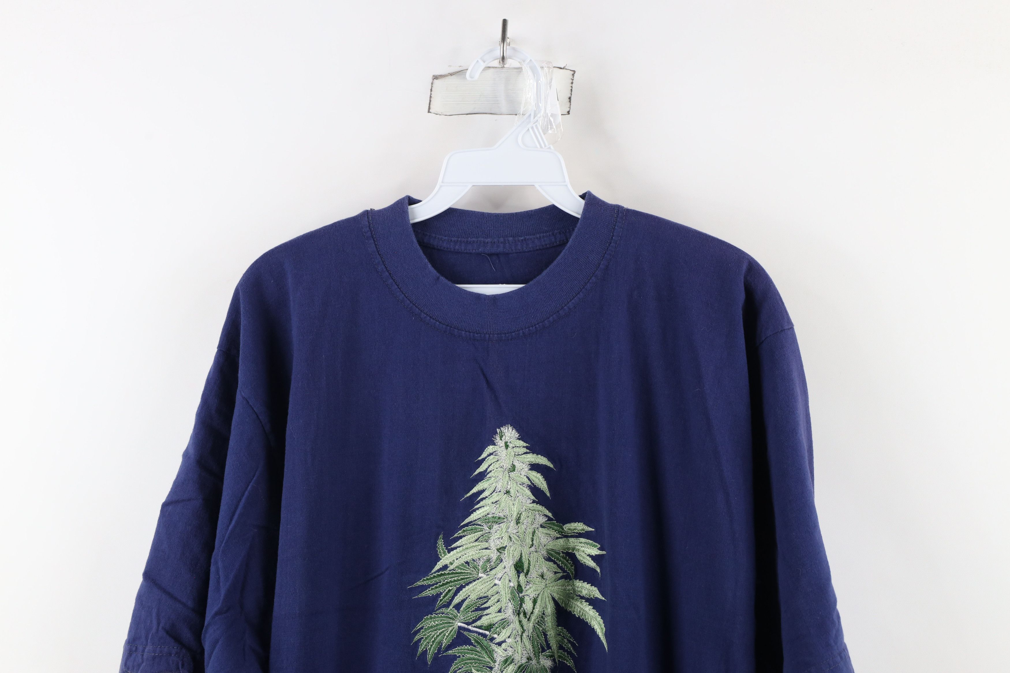 Vintage Vintage 90s Streetwear Cannabis Marijuana Plant T-Shirt Blue Size US L / EU 52-54 / 3 - 2 Thumbnail