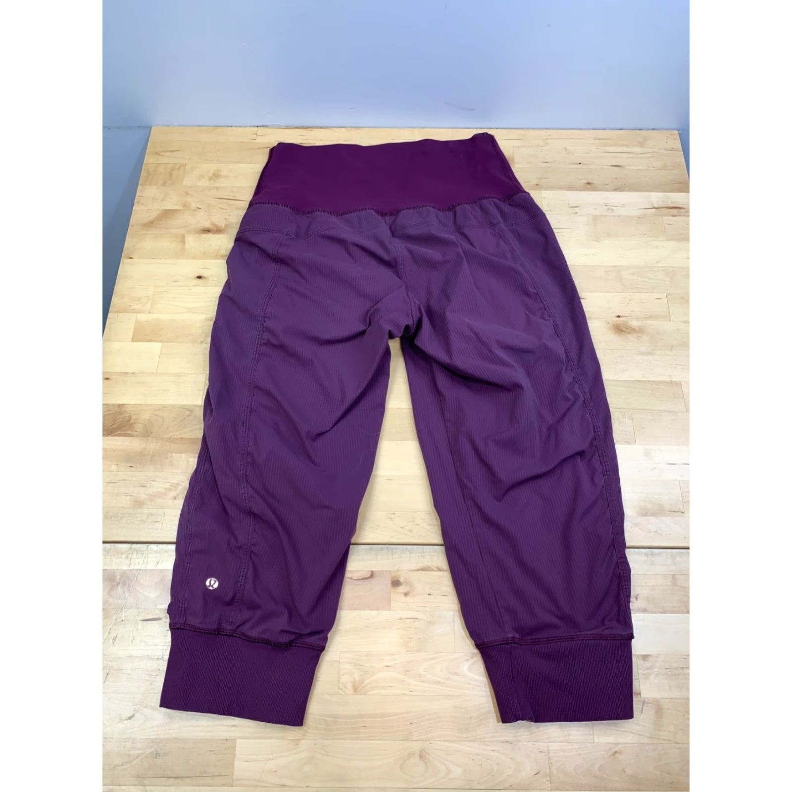 Lululemon Lululemon Pants Womens 8 Purple Cropped Activewear Casual Travel Size 30" / US 8 / IT 44 - 8 Thumbnail