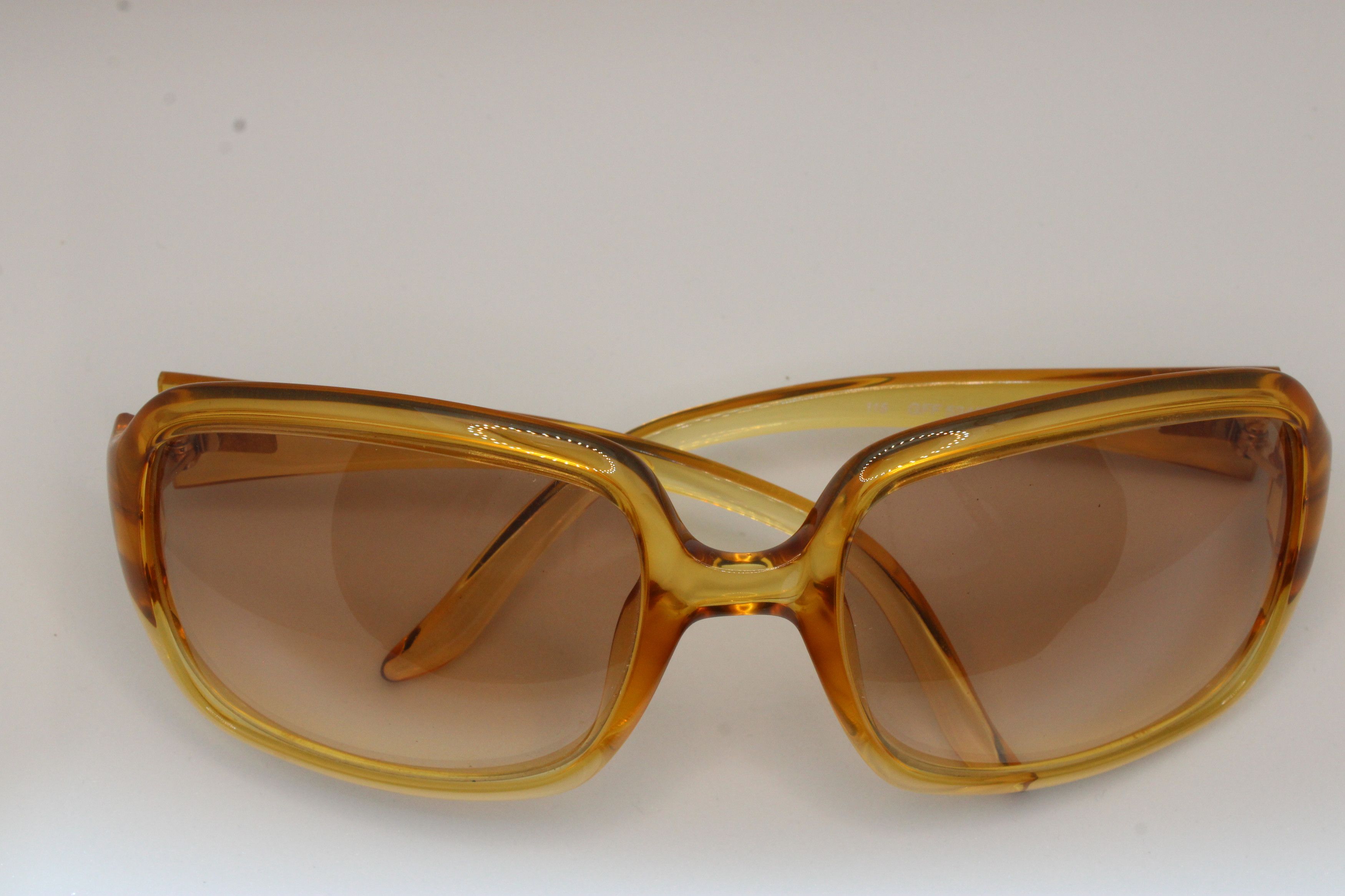 Gianfranco Ferre Fantastic Vtg. Gianfranco Ferre Yellow Sunglasses Size ONE SIZE - 16 Thumbnail