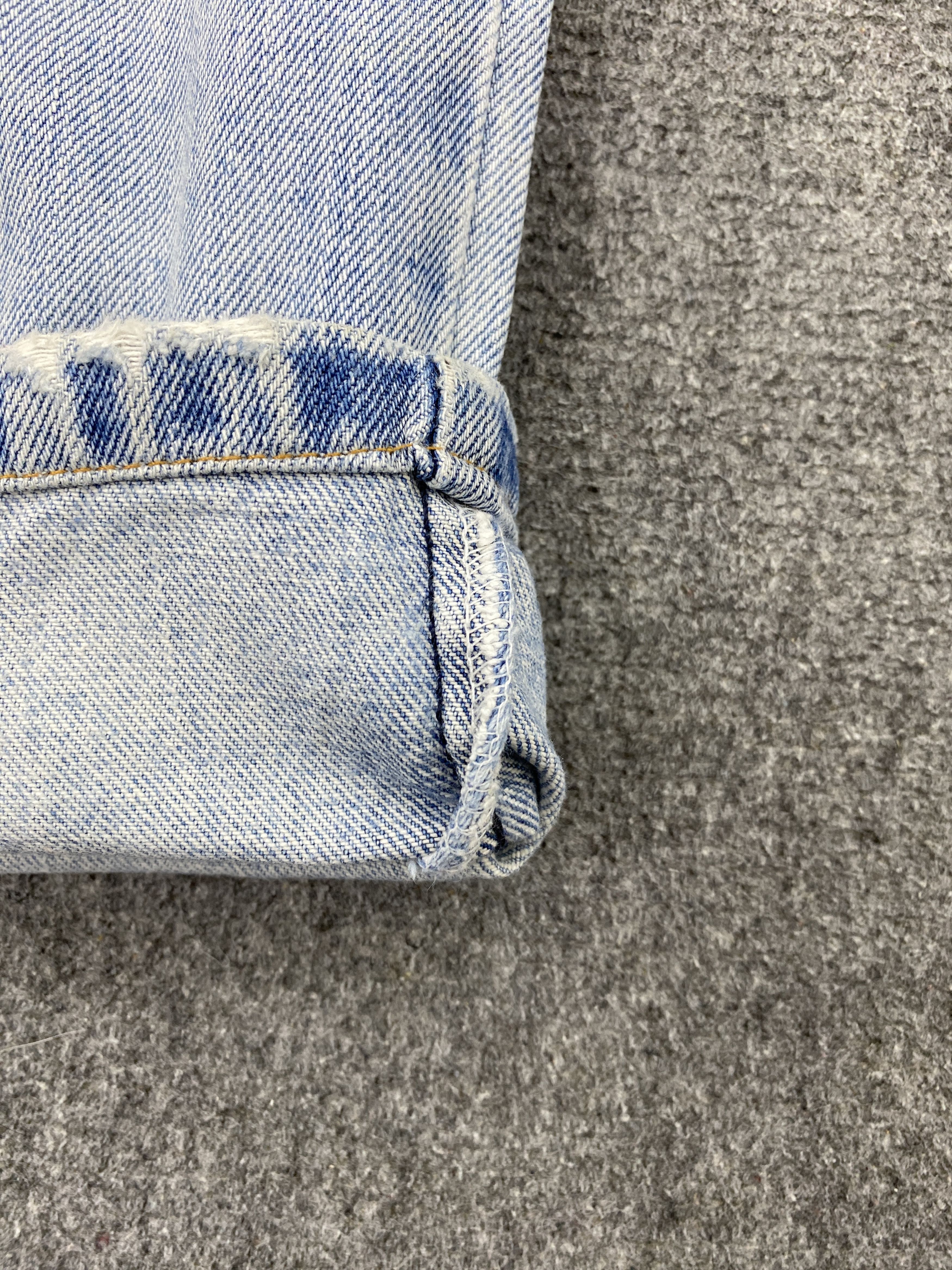 Levi's × Vintage Vintage Levis 505 Light Washed Blue Jeans DP2606 Size US 33 - 14 Thumbnail