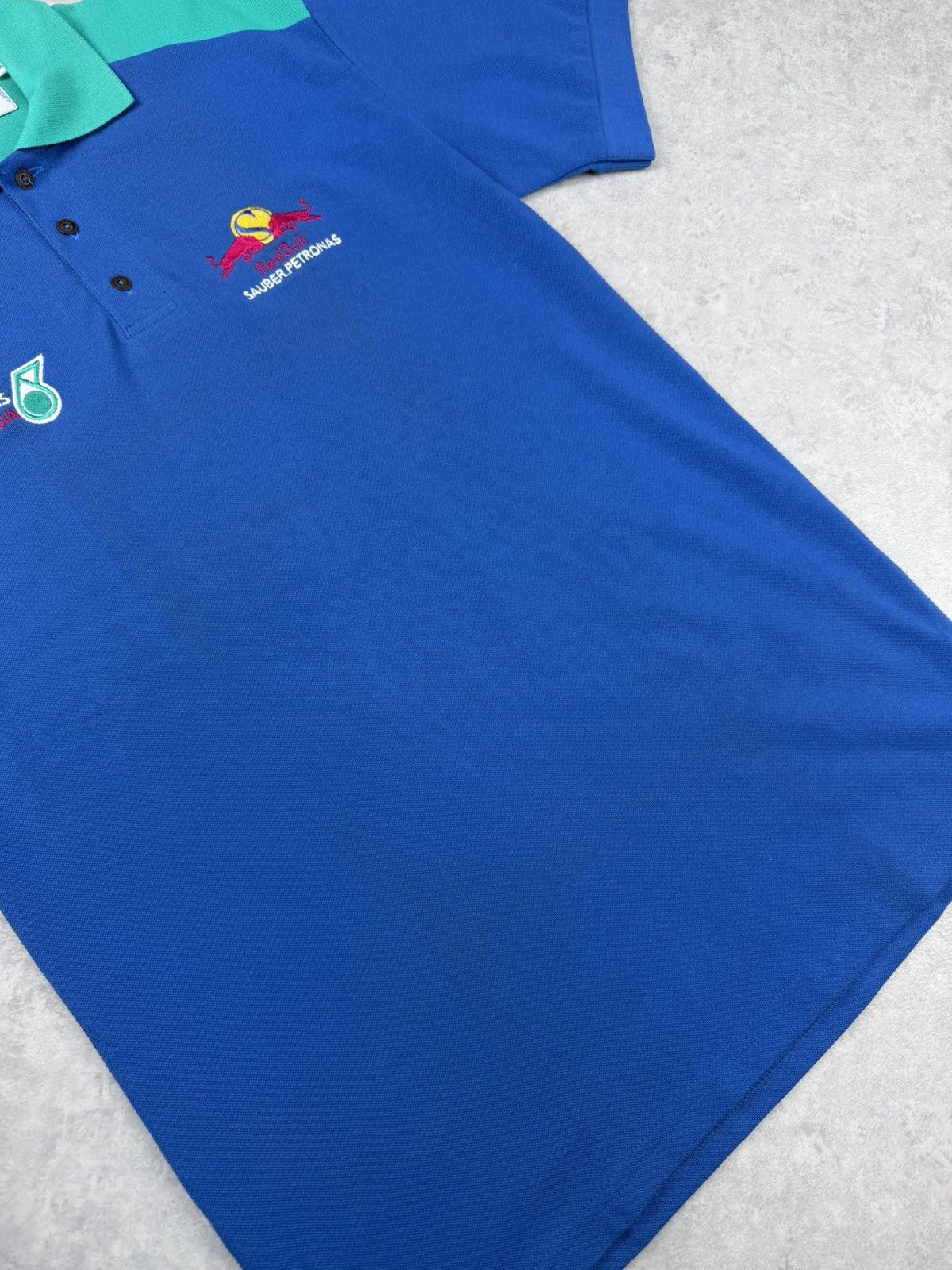 Red Bull Vintage Red Bull Sauber Petronas Polo Shirt F1 Formula 1 Size US M / EU 48-50 / 2 - 8 Thumbnail