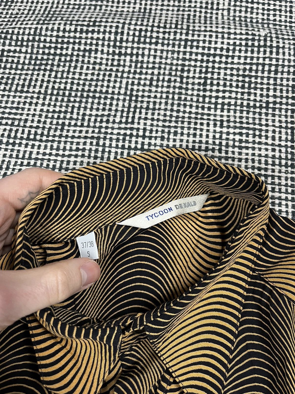 Japanese Brand × Vintage Vintage optic illusion silk oversized shirt jpg style Size US XL / EU 56 / 4 - 5 Thumbnail