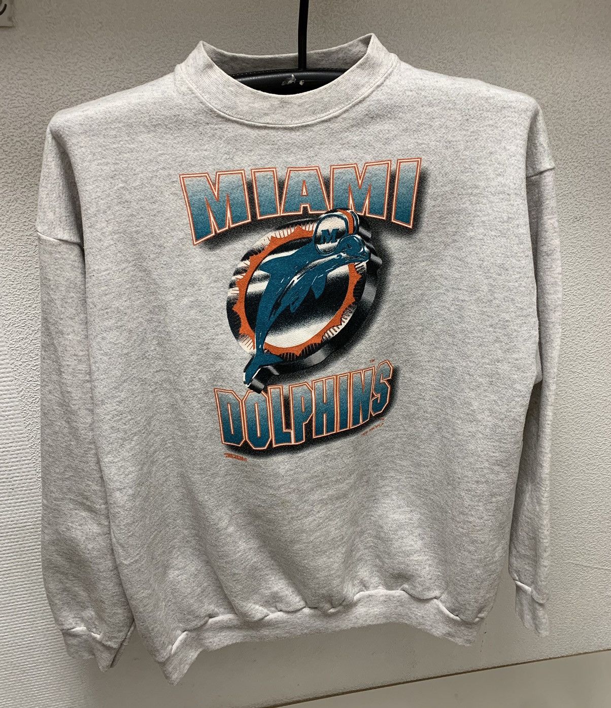 Other Miami Dolphins 1994 grey sweatshirt 1994 L-Xl sz Size US L / EU 52-54 / 3 - 1 Thumbnail