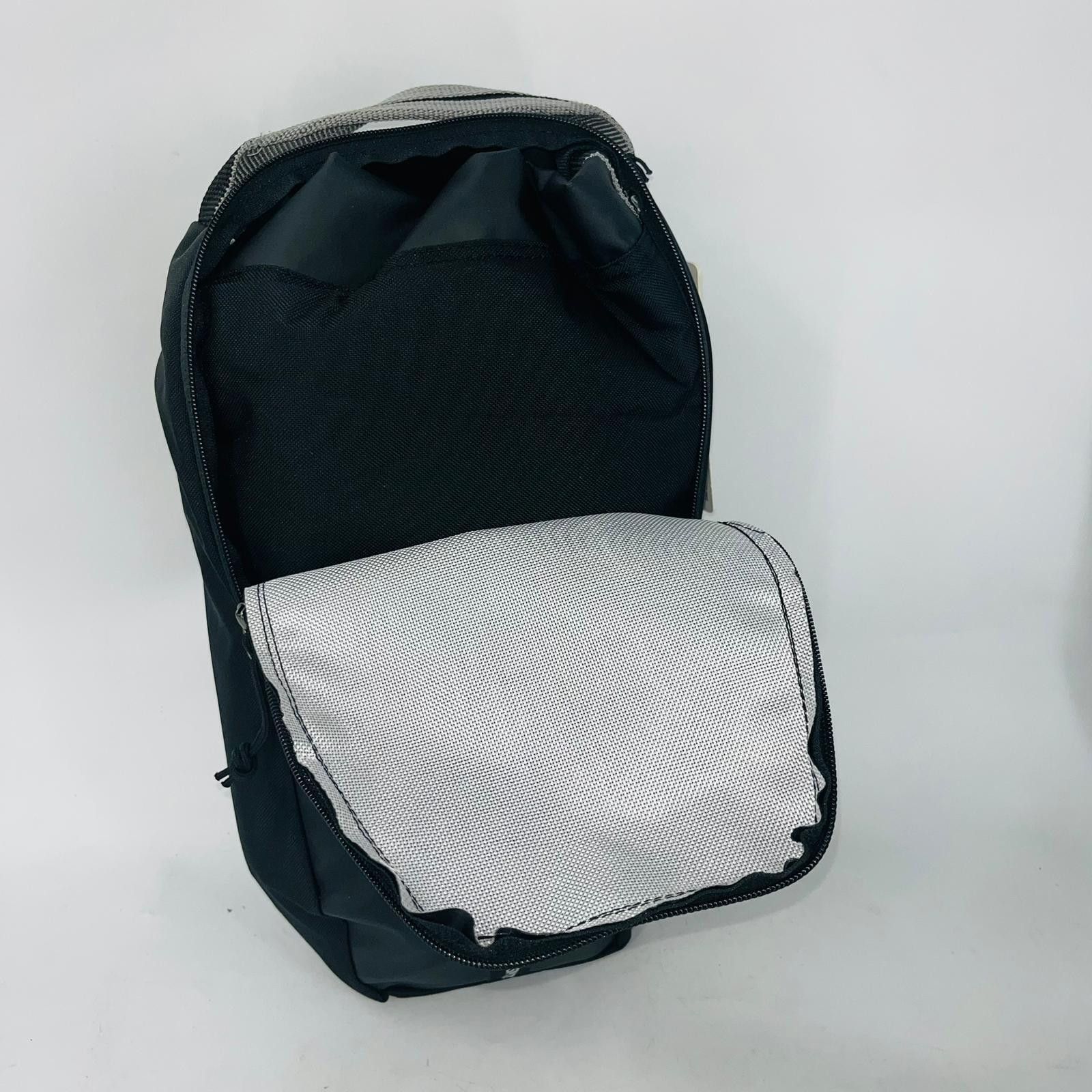 Other THULE CHASM 90L BLACK SPORT DUFFLE/BACKPACK BAG COMPACKTABLE Size ONE SIZE - 4 Thumbnail