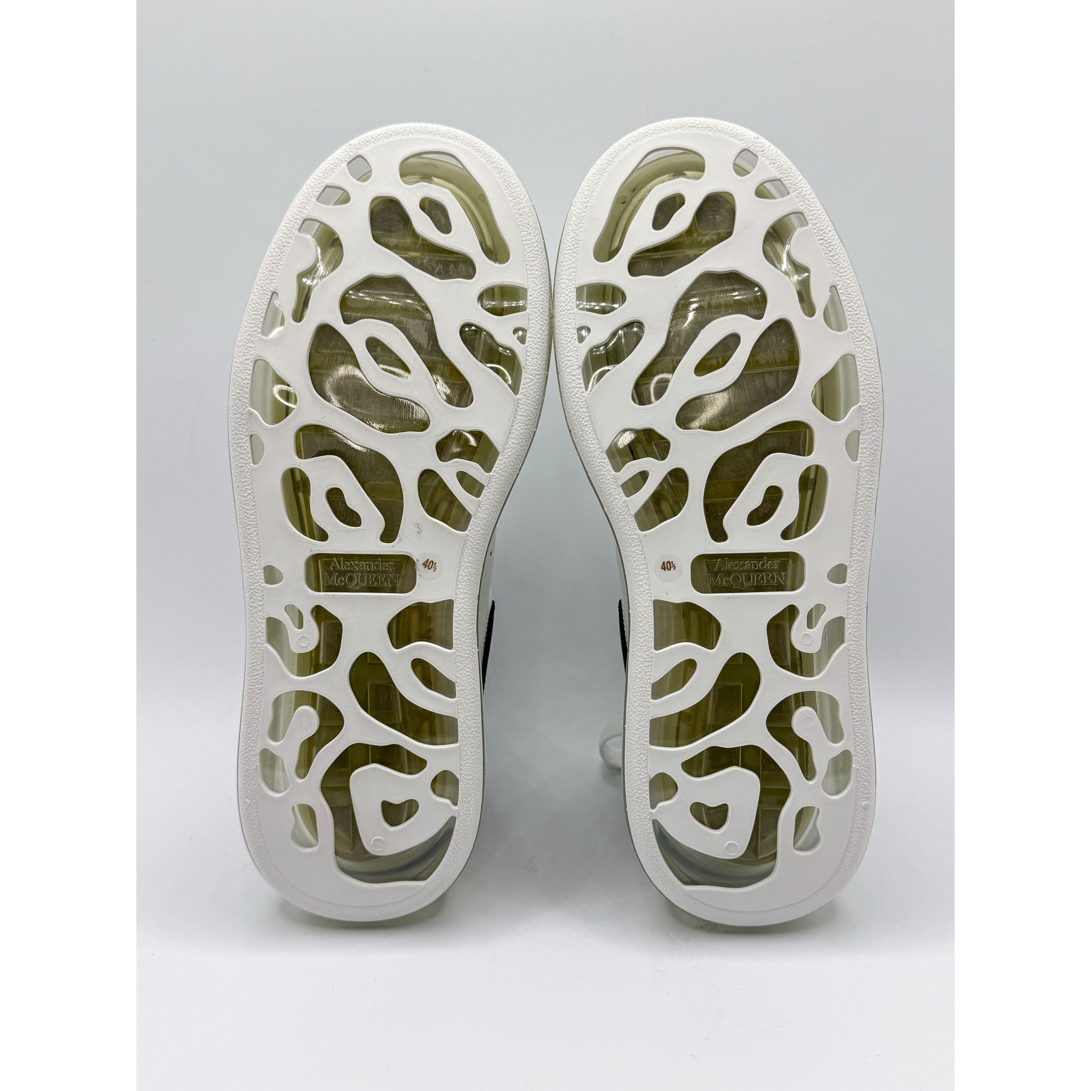 Alexander McQueen Alexander McQueen Men's Oversized Transparent Sole Sneaker i Size US 8.5 / EU 41-42 - 11 Thumbnail