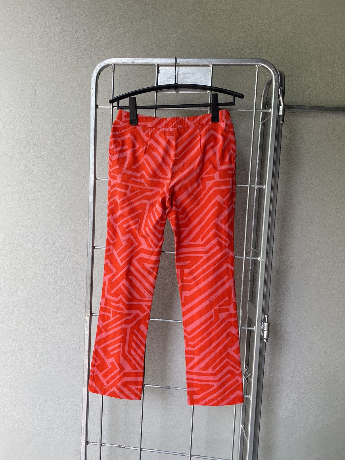 Gucci Gucci red casual pants with pink geometric pattern Size 27" / US 4 / IT 40 - 10 Thumbnail
