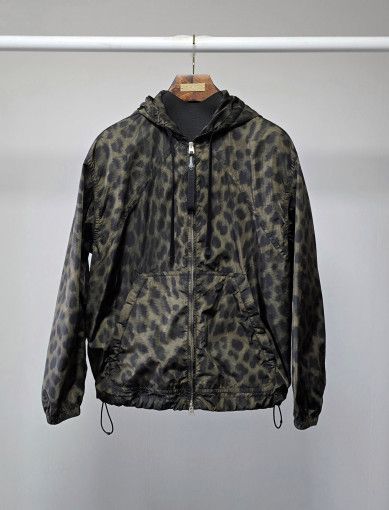 o1sm1stk0624 Leopard Windbreaker Jacket in Dark Green