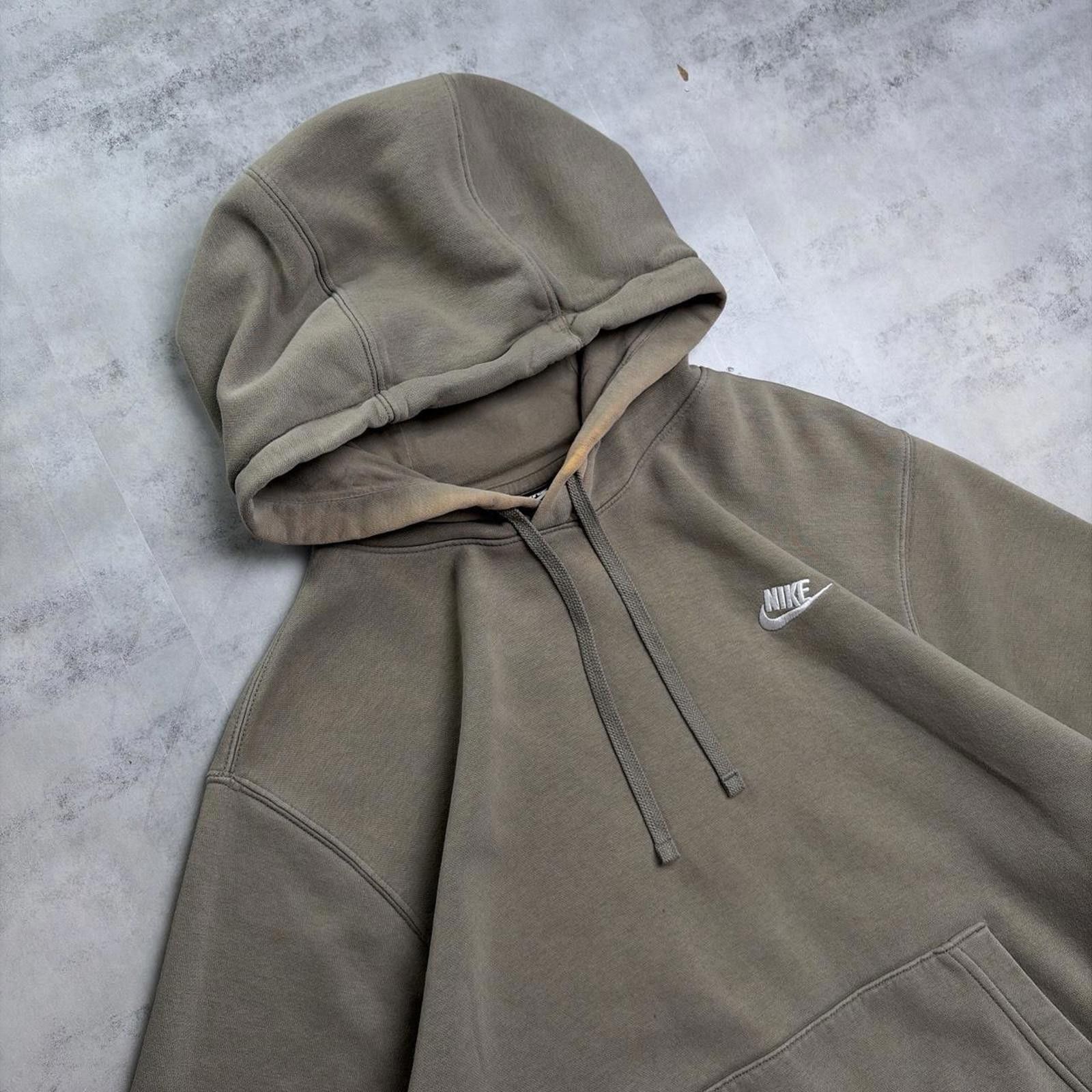 Nike Y2K Nike Swoosh Grunge Distressed Faded Boxy Skater Hoodie Size US L / EU 52-54 / 3 - 5 Thumbnail