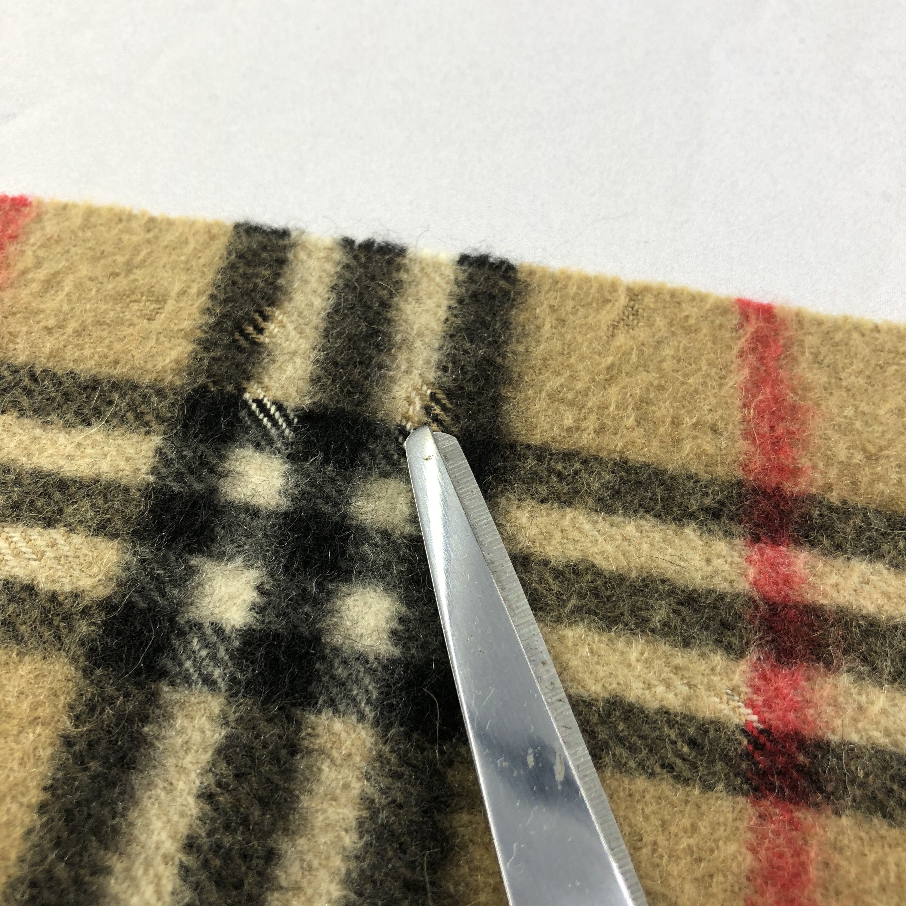 Burberry Burberrys Nova Check Tan Cashmere Scarf Muffler V2298 Size ONE SIZE - 5 Thumbnail