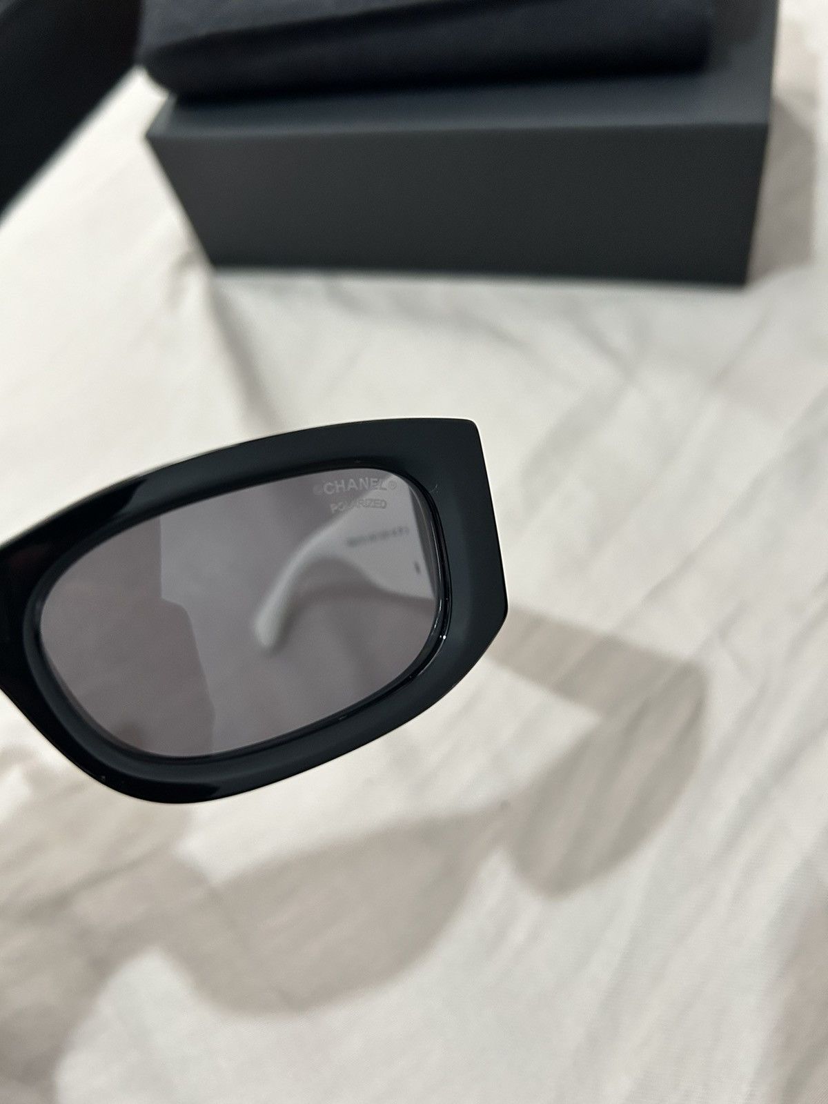 Chanel Chanel Rectangle Sunglasses 5525 – Black & White Size ONE SIZE - 9 Thumbnail