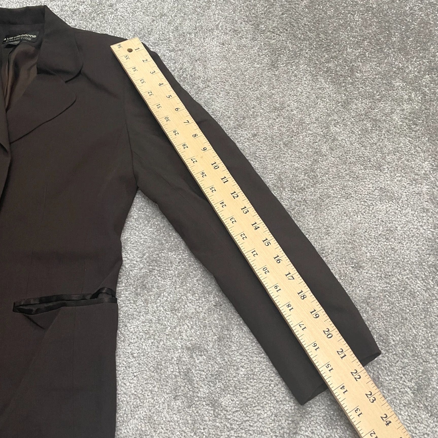Liz Claiborne VINTAGE Liz Claiborne Blazer Jacket Womens 4P Petite Dark Brown 6 Buttons Work Shirt Size S / US 4 / IT 40 - 6 Thumbnail