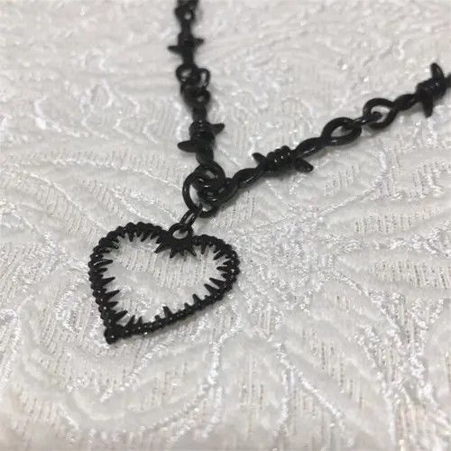 Vintage Heart Charm Chocker Necklace Size ONE SIZE - 4 Thumbnail