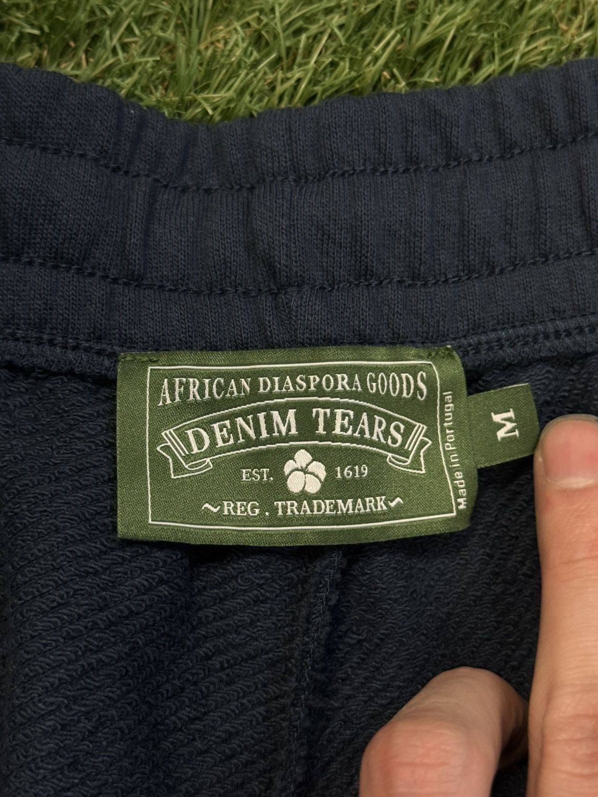DENIM TEARS Denim Tears Cotton Wreath Sweatpants Navy Blue (M) Size US 31 - 7 Thumbnail