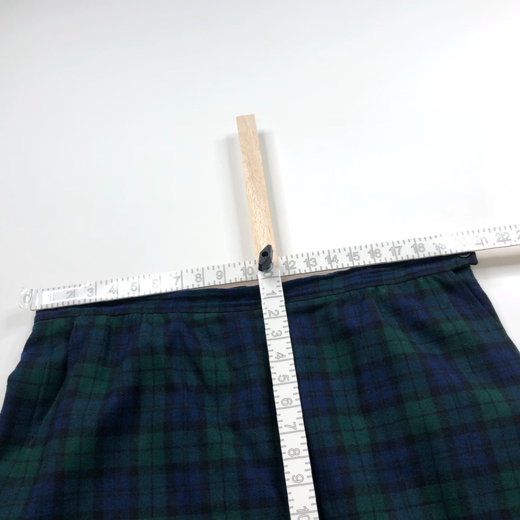 Pendleton VINTAGE Pendleton Skirt Green Plaid Midi Lined Pockets 36 Wool Above Knee 9.25 Adjustable? No, keep: "Fits 40In" Size 25" / US 0 / IT 36 - 6 Thumbnail