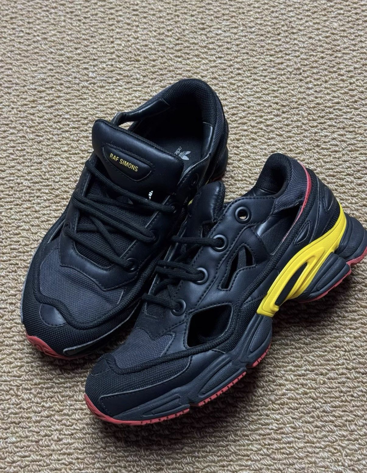 Adidas Adidas Black & Yellow F34234 K37 Size US 7 / EU 40 - 2 Thumbnail