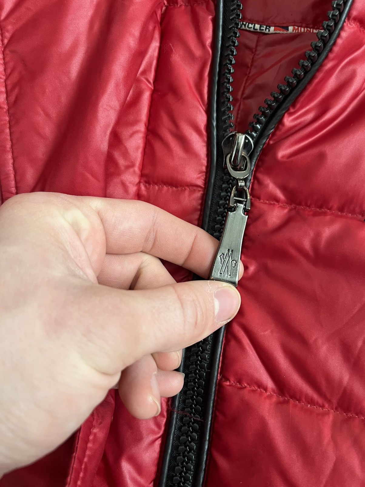 Moncler Moncler Red Down Jacket / Puffer Jacket Size M / US 6-8 / IT 42-44 - 6 Thumbnail