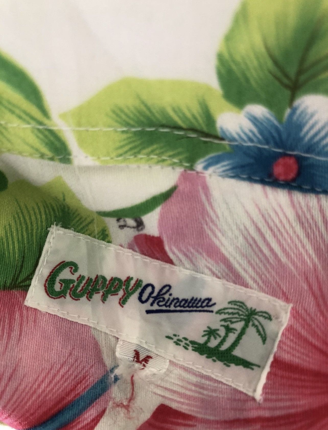 Japanese Brand Vintage 80s Guppy Okinawa Hibiscus Hawaiian Shirt Size US M / EU 48-50 / 2 - 24 Thumbnail