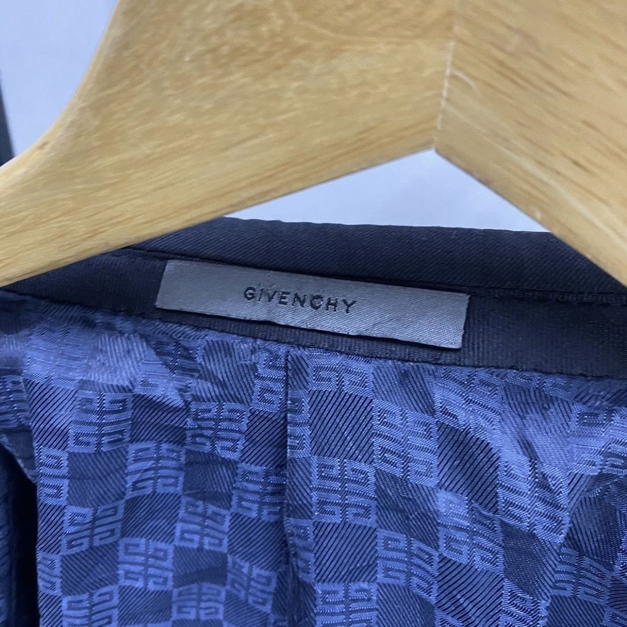 Givenchy Vintage Givenchy Men Monogram Lining Two Button Minimalist Size 40R - 10 Thumbnail
