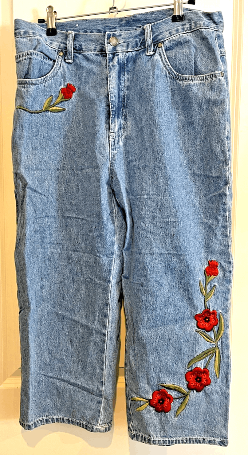 Bill Blass Y2K Bill Blass Wmn's Sz 10 Rose Embroidery Med.Wash Jeans Size 32" / US 10 / IT 46 - 1 Thumbnail