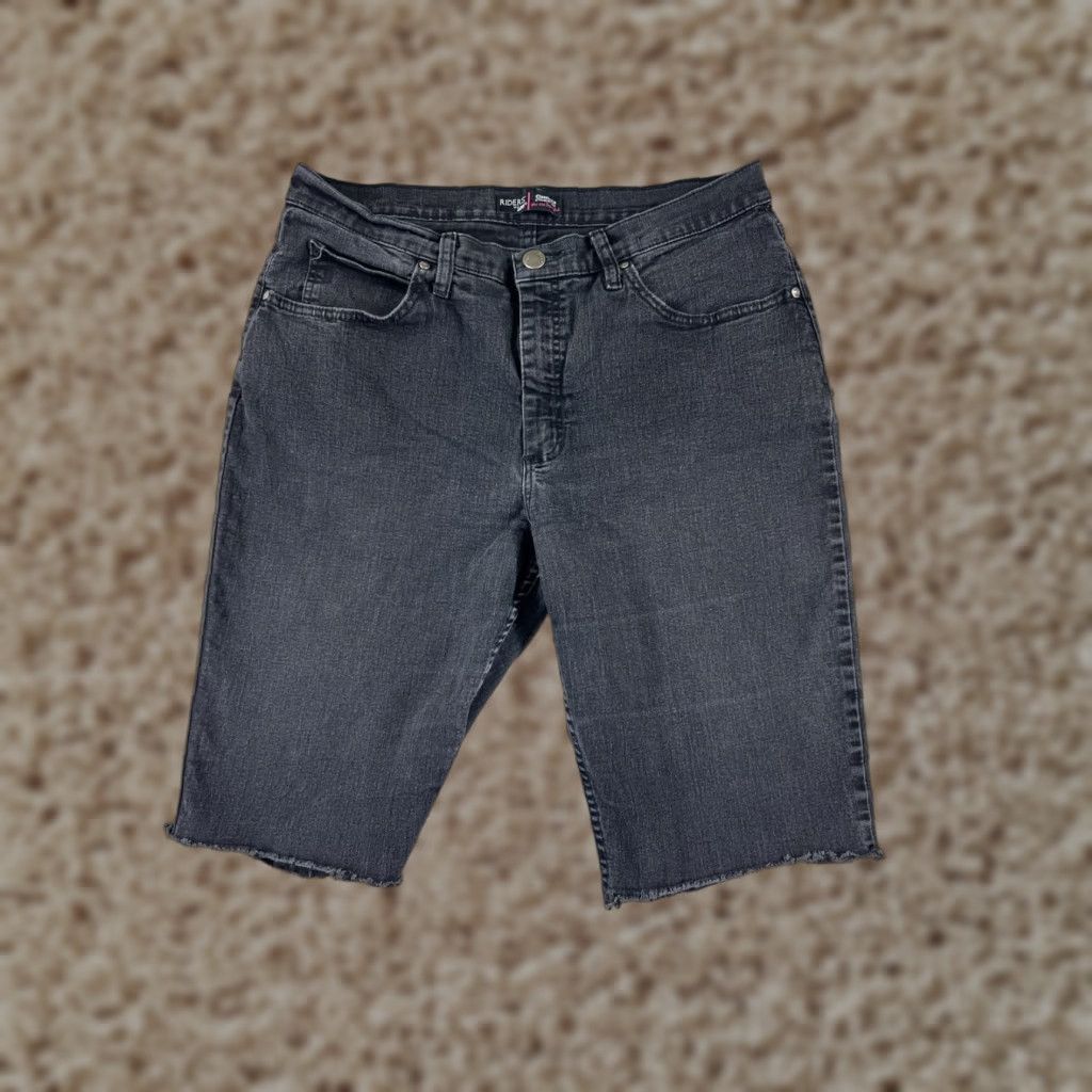 Lee VINTAGE Lee Shorts Womens 16 Black Denim Jean Cutoff Riders Classic Fit Cotton 32x13 Size 38" / US 16 / IT 52 - 1 Thumbnail