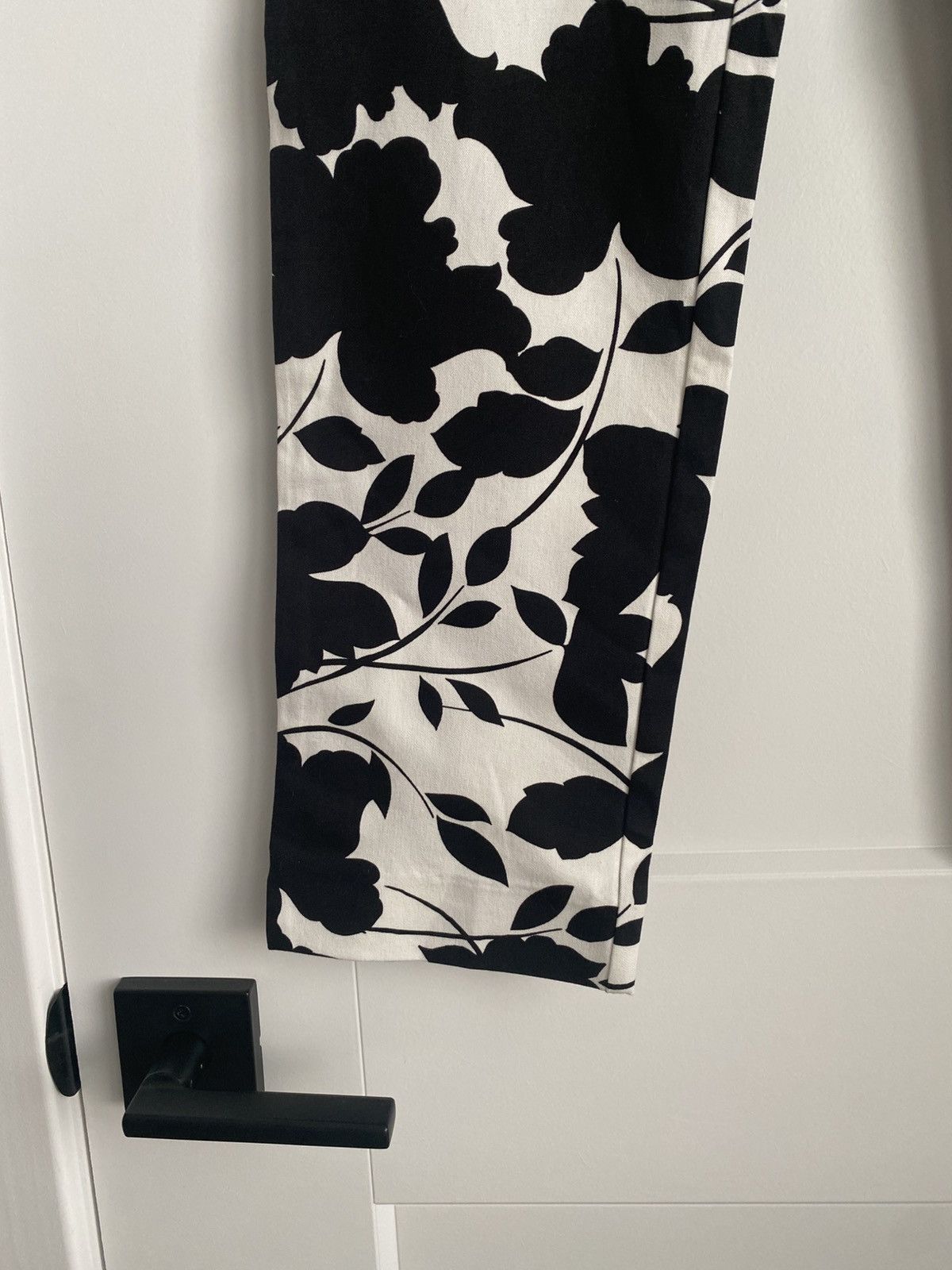 Chicos NWOT Chico's So Slimming black & white Brigitte pants Size 30" / US 8 / IT 44 - 3 Thumbnail
