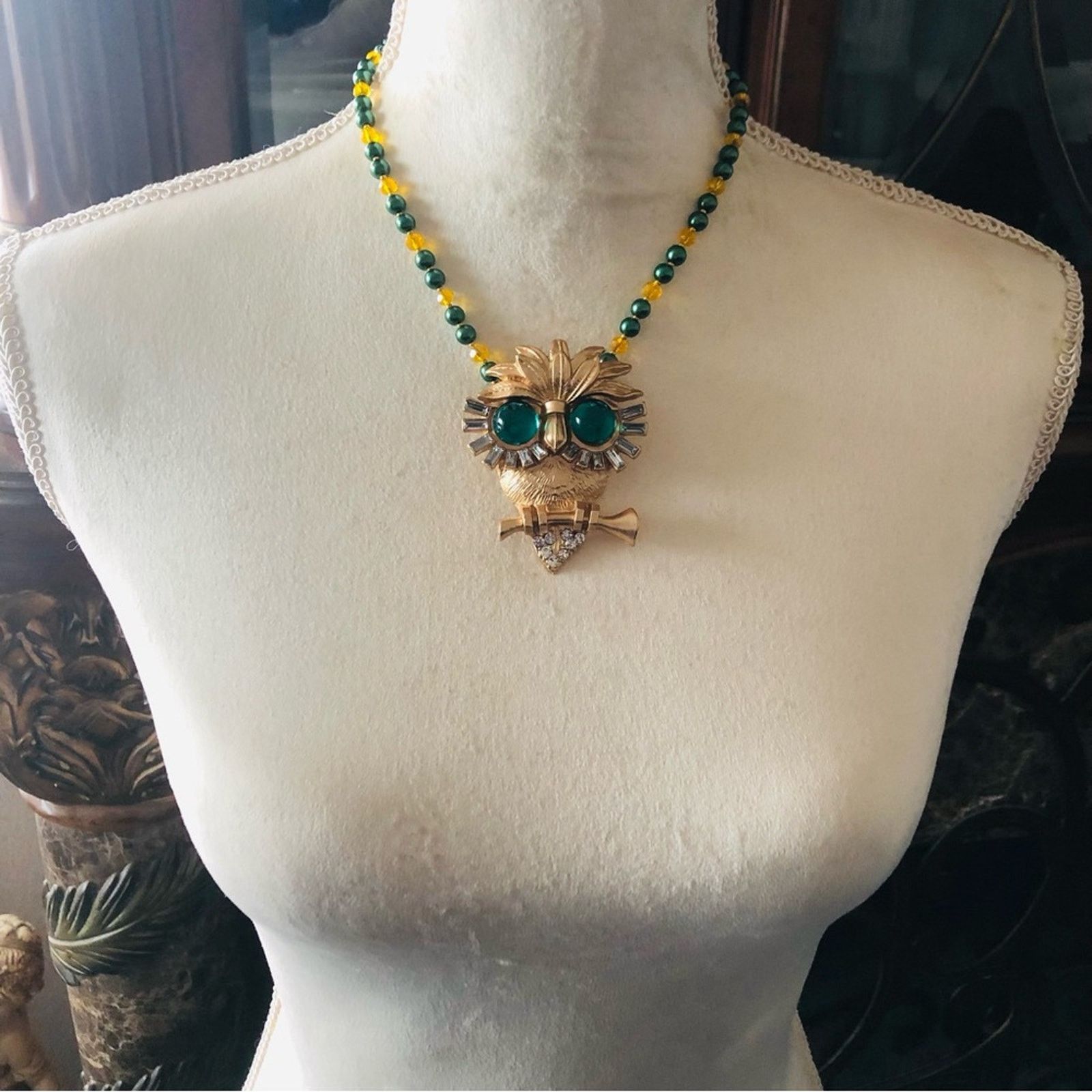 Handmade Handcrafted repurpose emerald eye large owl Pearl necklace Size ONE SIZE - 6 Thumbnail