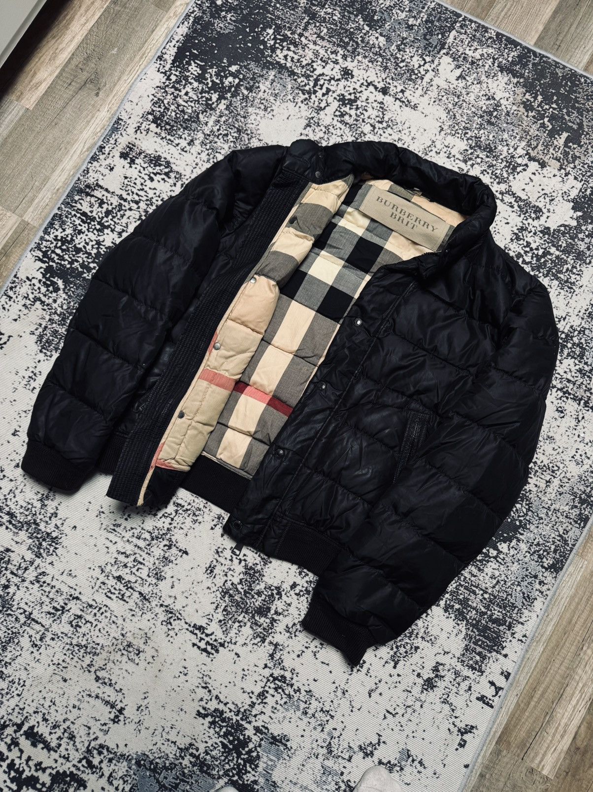 Burberry × Designer × Vintage Burberry puffer bomber jacket black full pattern beige M Size US M / EU 48-50 / 2 - 3 Thumbnail