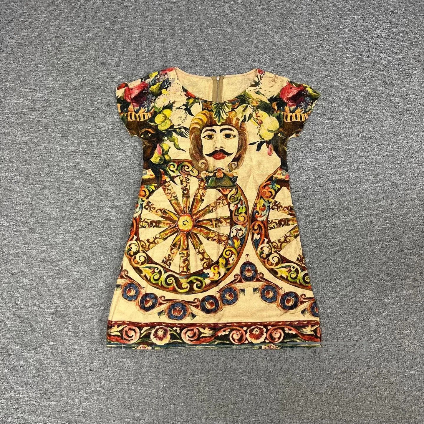 Dolce & Gabbana DG Oil Painting Portrait Embroidery Dress. Size S / US 4 / IT 40 - 1 Thumbnail