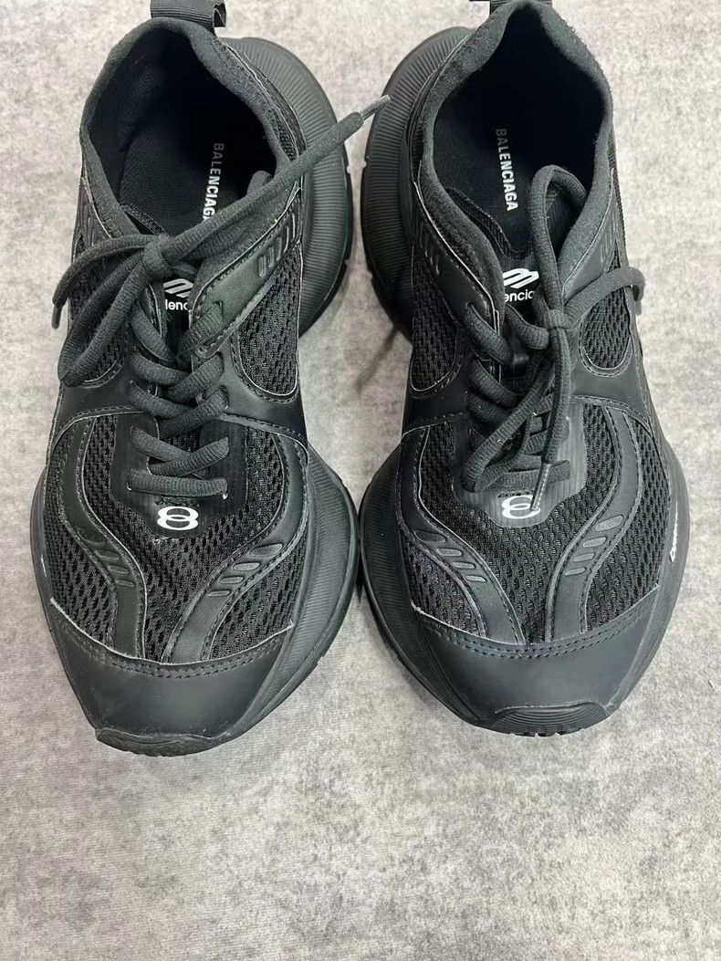 Balenciaga Balenciaga size 36 Circuit Sneakers Black Sneakers shoes 25 Size US 5 / EU 37 - 4 Thumbnail