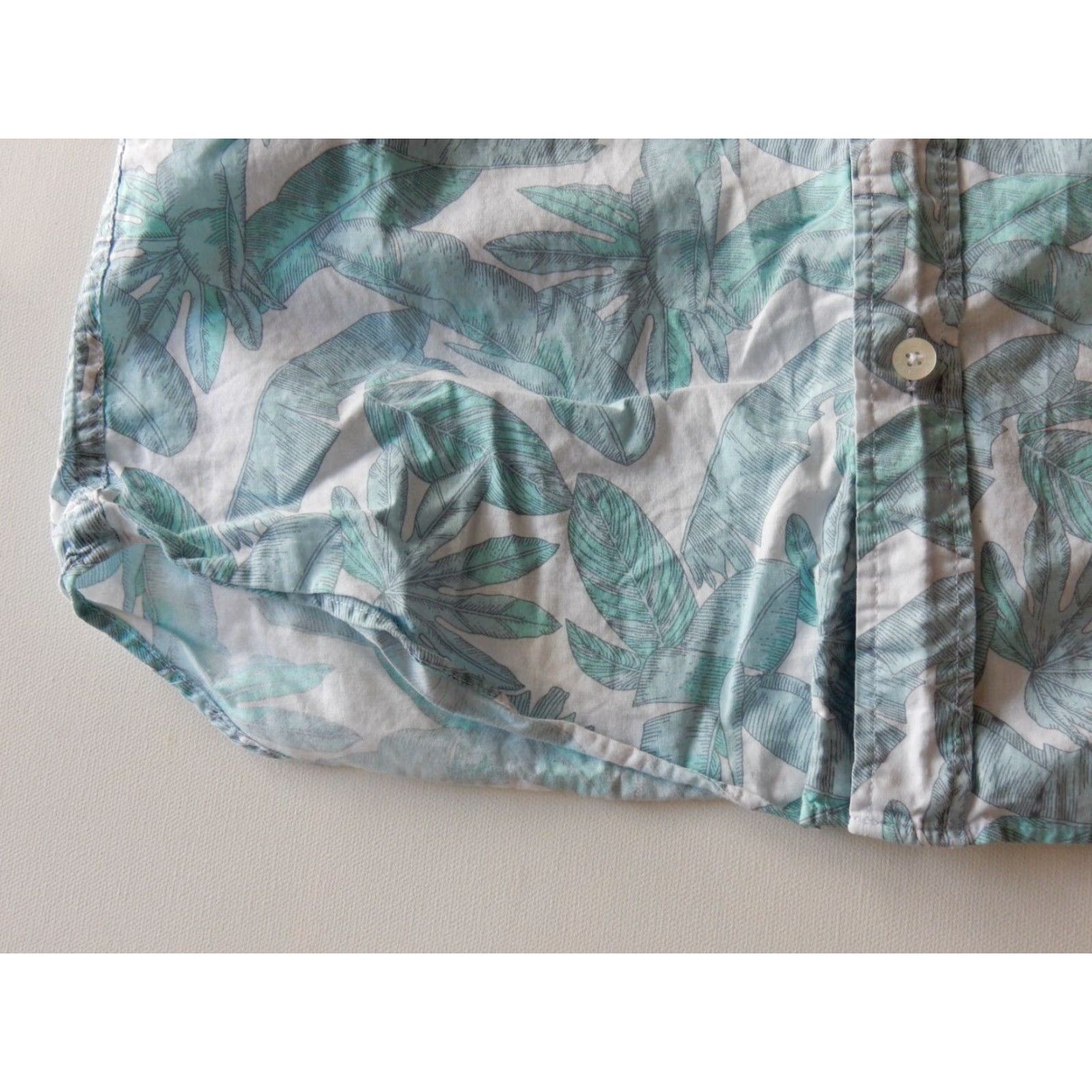 J.Crew J.CREW Floral Button-Up Shirt Men's Short Sleeve Size S Slim Blue Size US S / EU 44-46 / 1 - 2 Thumbnail