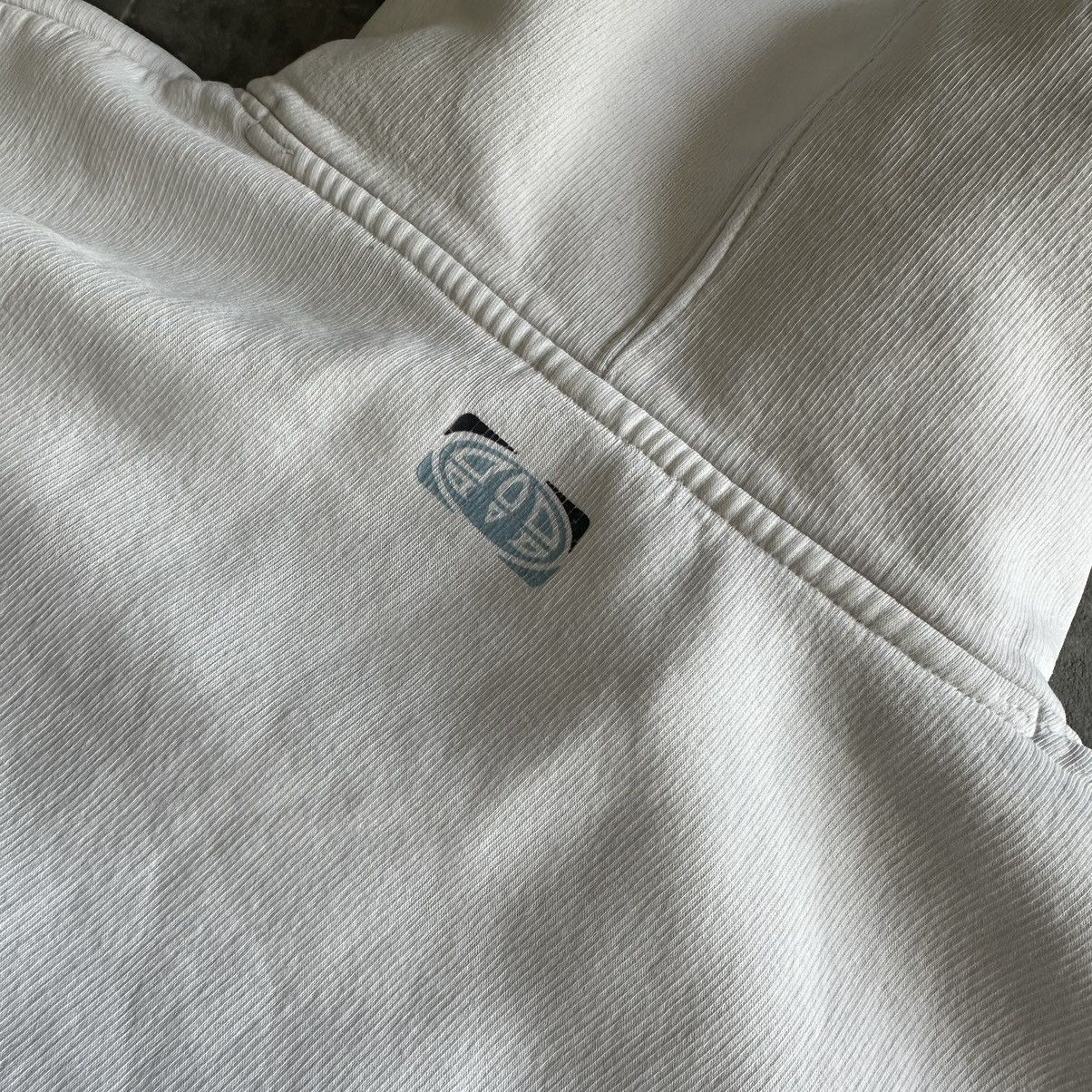 Vintage Vintage Animal Hoodie Big Logo Skate wear Y2K 00s USA Size US L / EU 52-54 / 3 - 10 Thumbnail