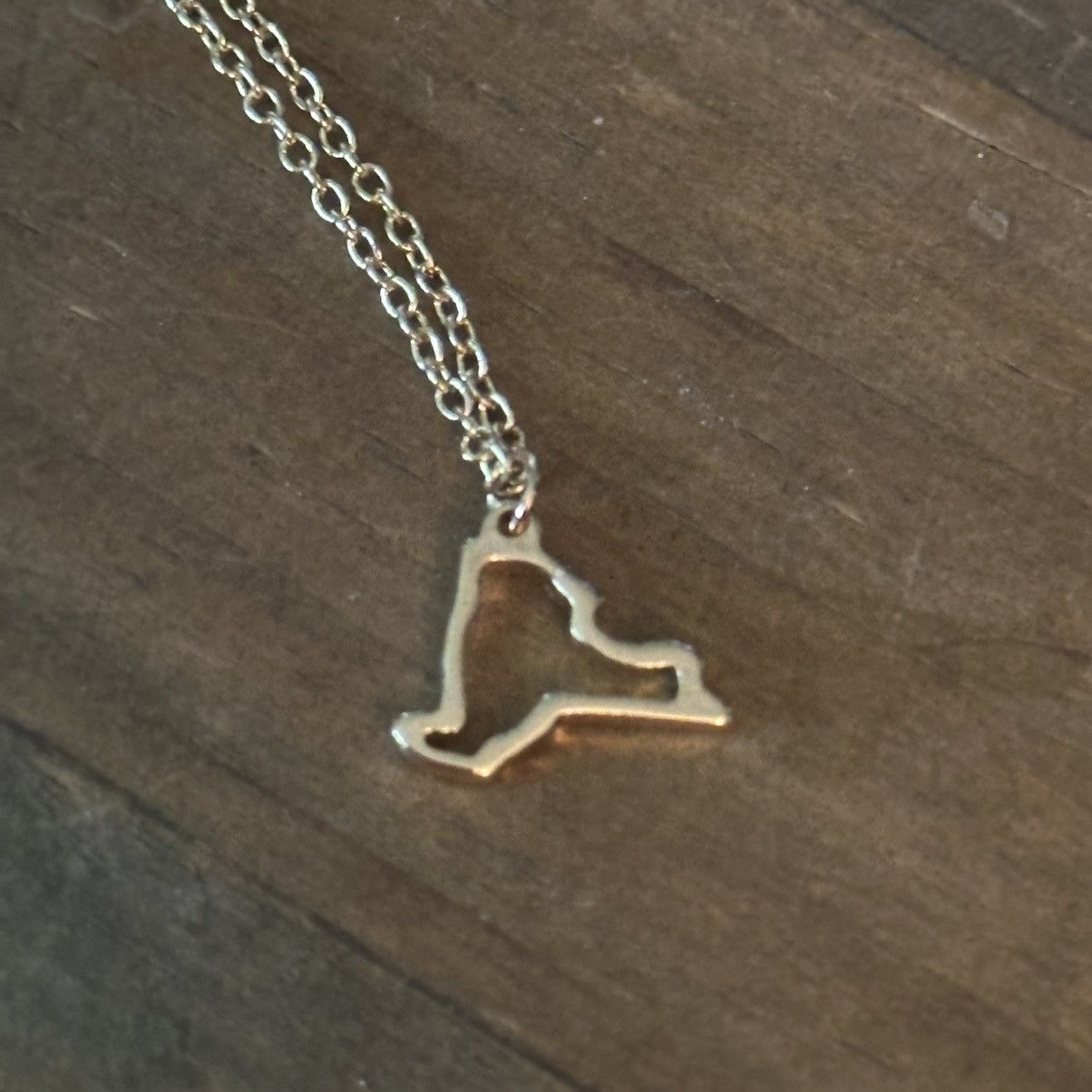 Other Gold tone New York State pendant necklace Size ONE SIZE - 3 Thumbnail