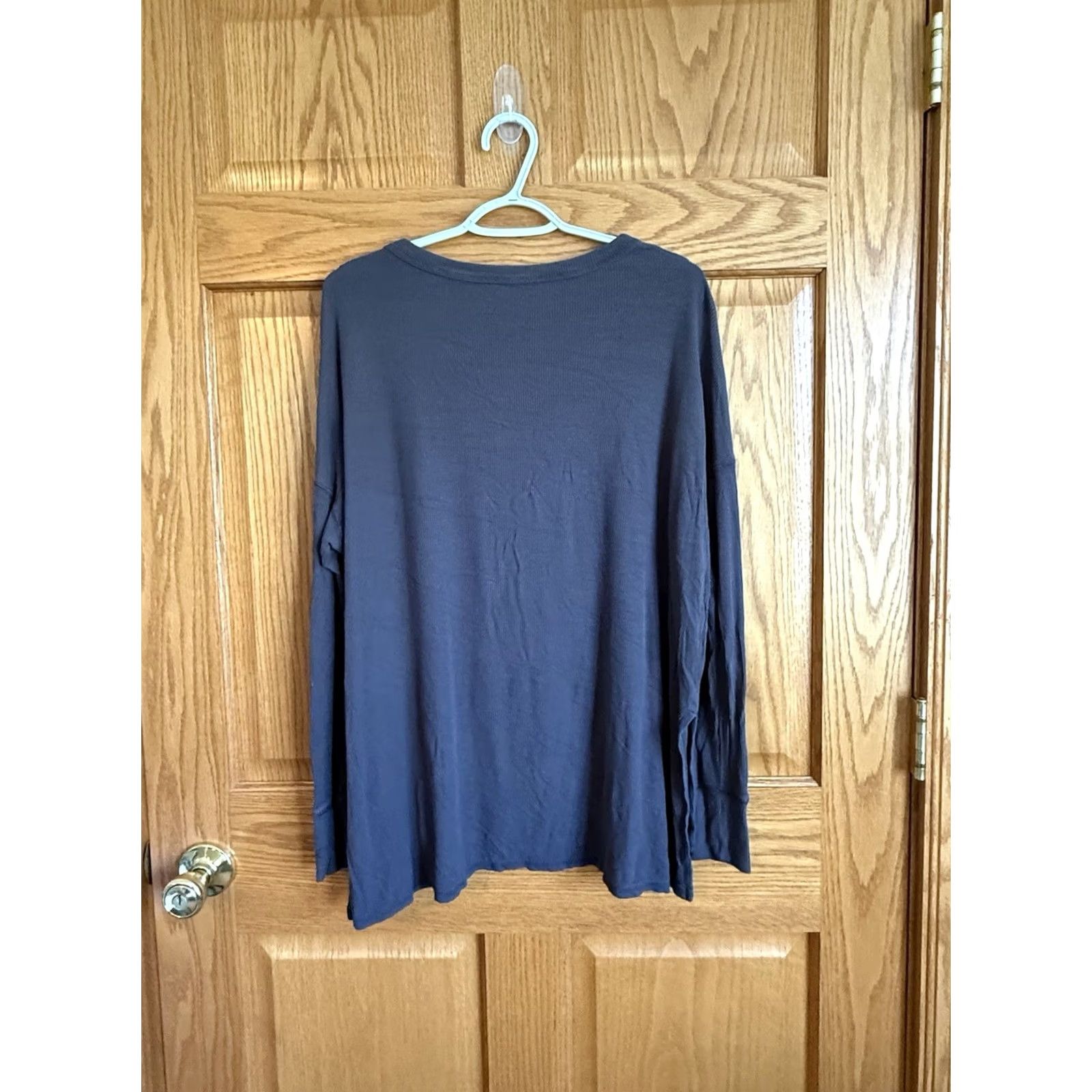 American Eagle Outfitters American Eagle Women Medium Gray Soft Sexy Ribbed Shirt Oversized Lagenlook Size M / US 6-8 / IT 42-44 - 2 Thumbnail