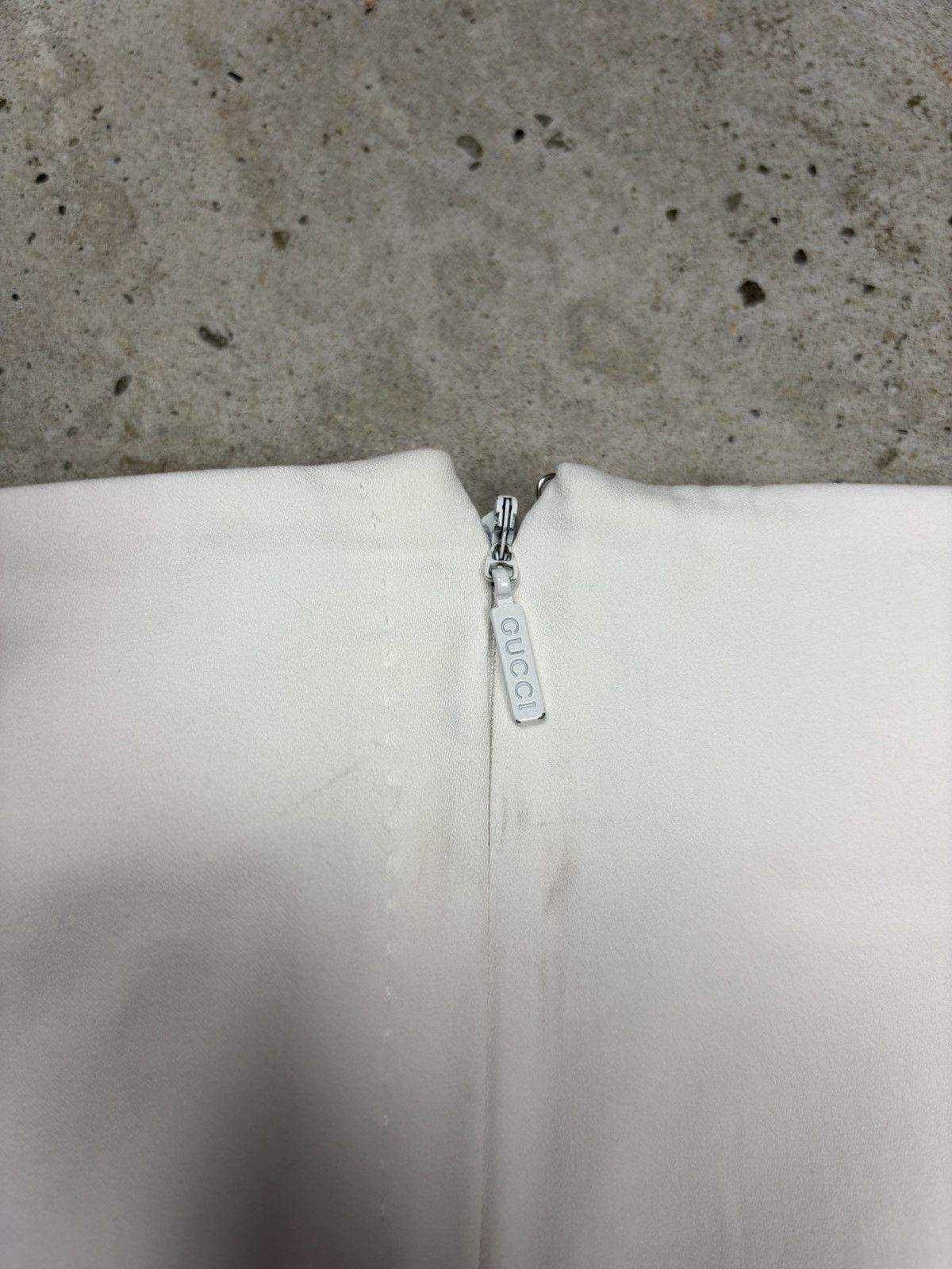 Gucci Gucci 2005 White Mini Skirt Belted Gold Logo Emblished Size 28" / US 6 / IT 42 - 14 Thumbnail