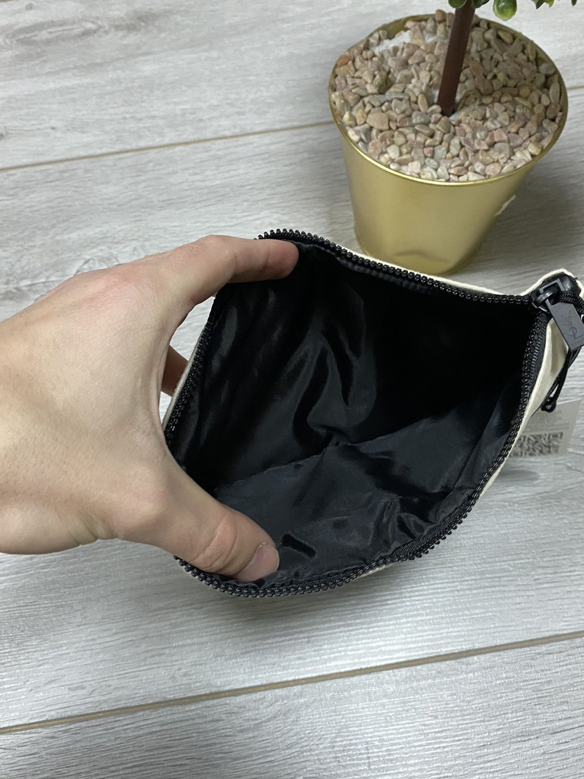 Yves Saint Laurent YSL Yves Saint Laurent new with tag beauty bag Size ONE SIZE - 7 Thumbnail