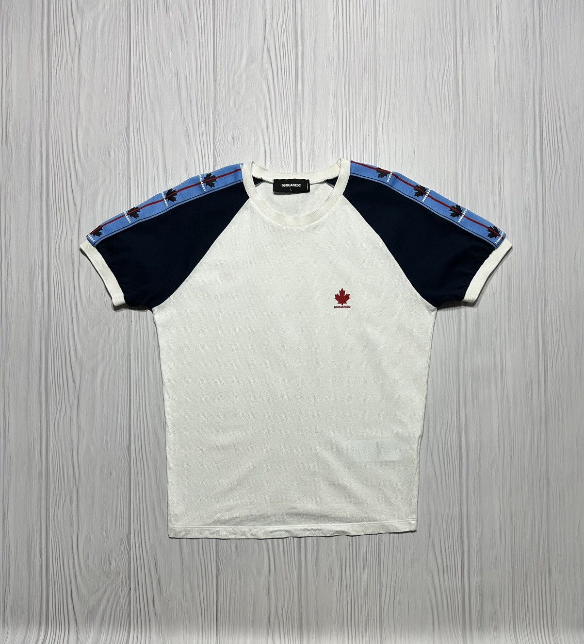 Dsquared2 Dsquared2 Leaf Tape T-Shirt Small Fit Size L Size US L / EU 52-54 / 3 - 3 Thumbnail
