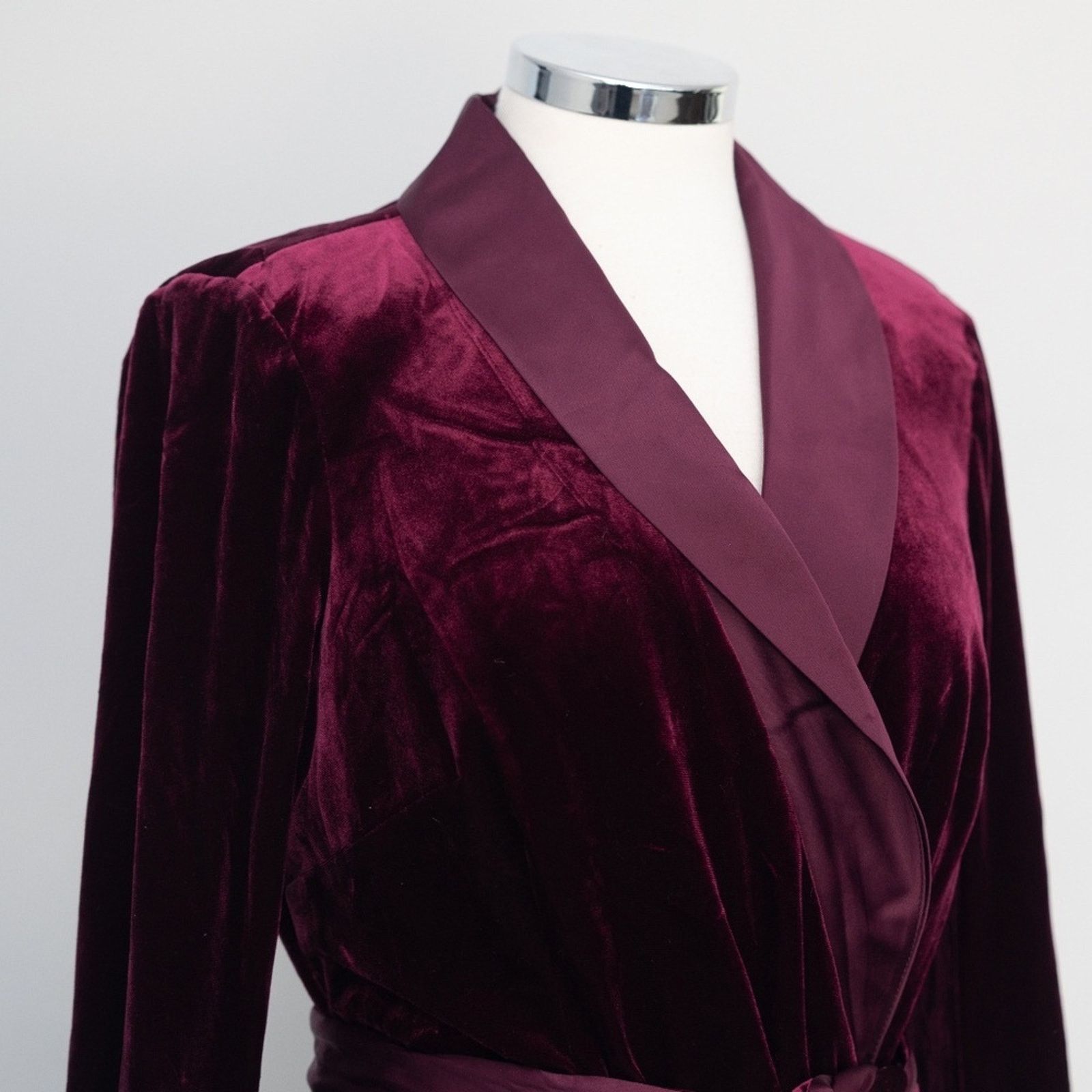 Adrianna Papell Adrianna Pappel. Velvet Satin Lapel Tuxedo Jacket. Size L / US 10 / IT 46 - 11 Thumbnail