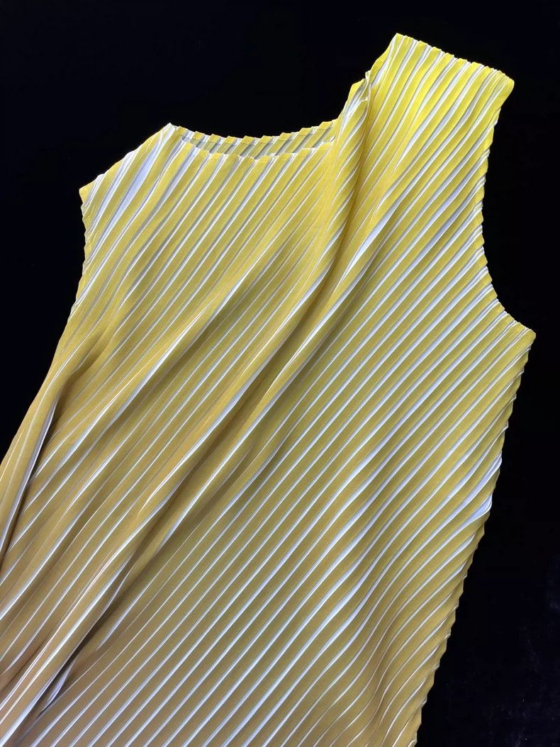 Issey Miyake Issey Miyake size:2 Yellow main line gradient color round Size S / US 4 / IT 40 - 6 Thumbnail