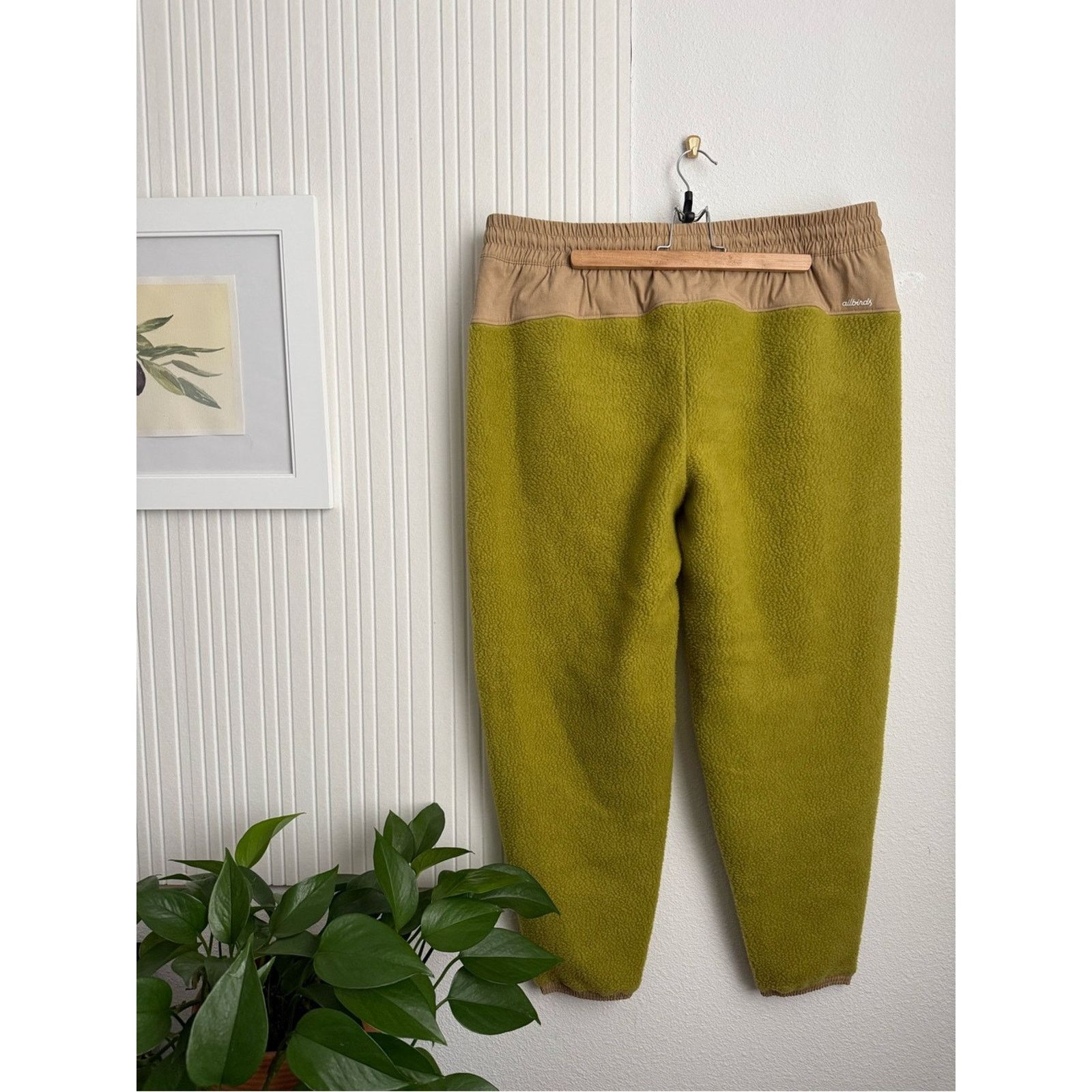 Allbirds allbirds Hazy Lime Fluff Fleece Sweatpants Joggers Size US 39 - 4 Thumbnail