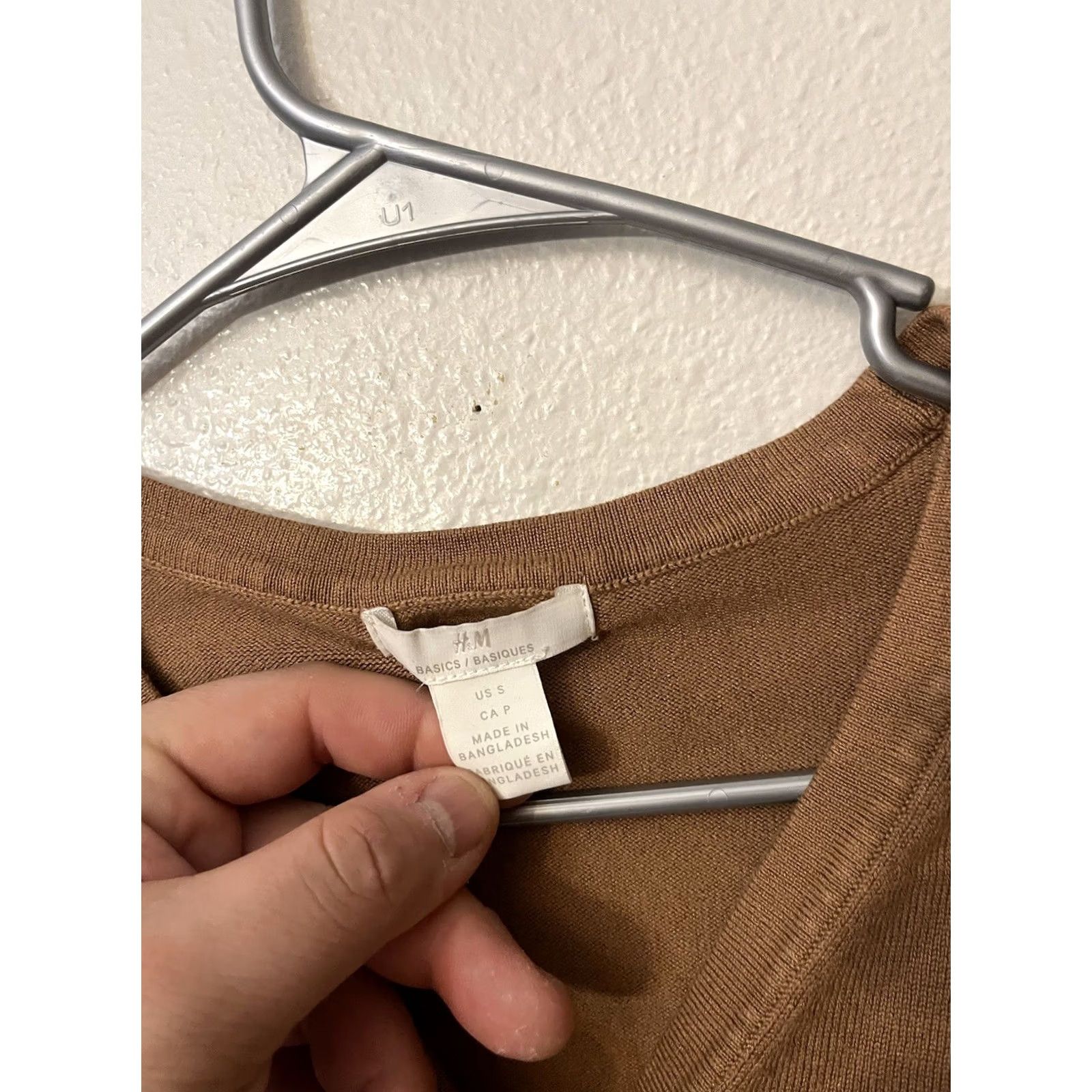 H&M H&M BASIC Women's Size Small Brown V Neck SWEATER CARDIGAN Button Size S / US 4 / IT 40 - 2 Thumbnail