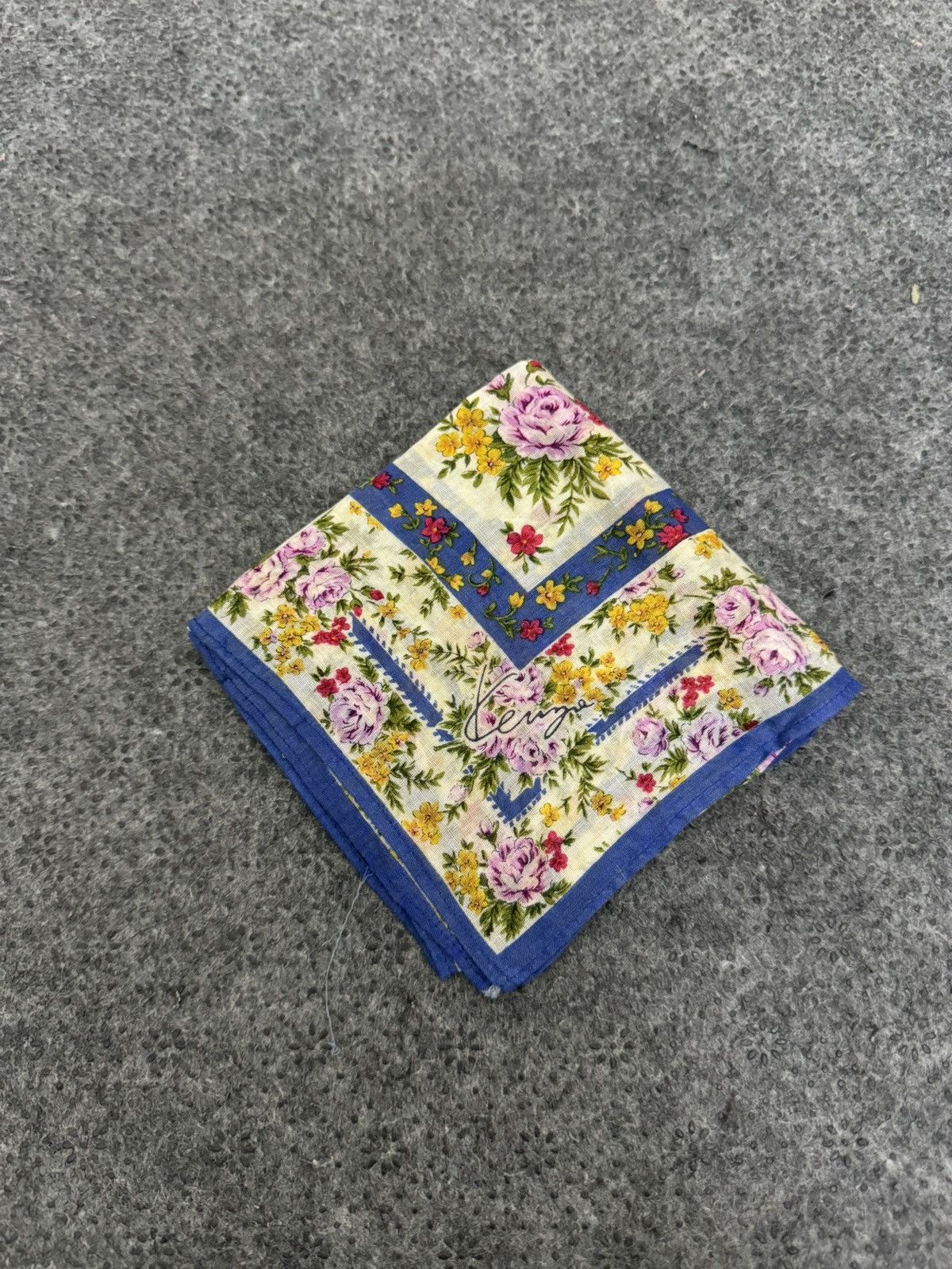 Kenzo × Vintage COMBO KENZO HANDKERCHIEF Size ONE SIZE - 8 Thumbnail