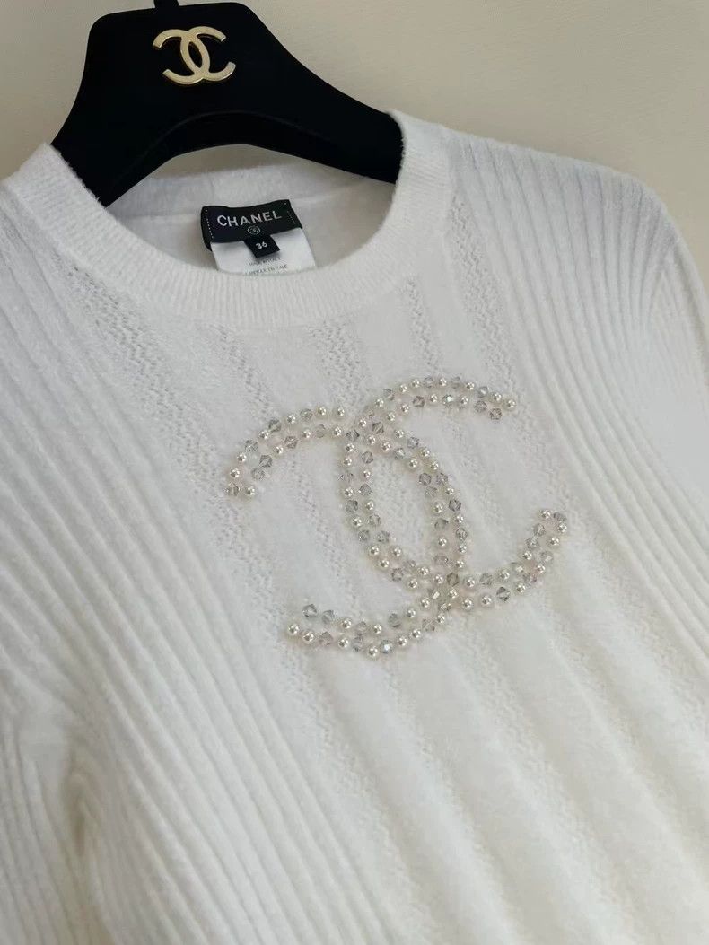 Chanel Chanel Pearl logo sweater Size XS / US 0-2 / IT 36-38 - 2 Thumbnail