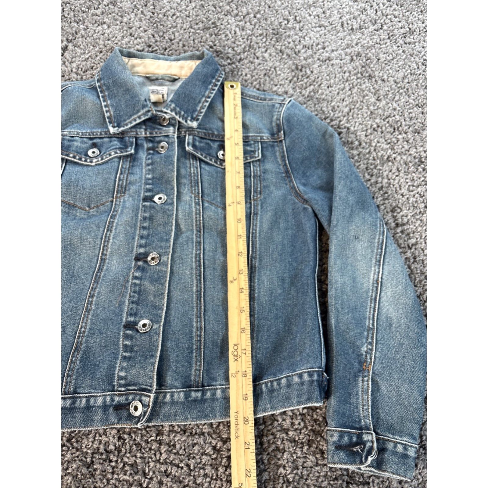 Gap VINTAGE Gap Denim Jacket Womens S Small Distressed Trucker Wash Blue 90s Classic Mens? Womens Size S / US 4 / IT 40 - 2 Thumbnail