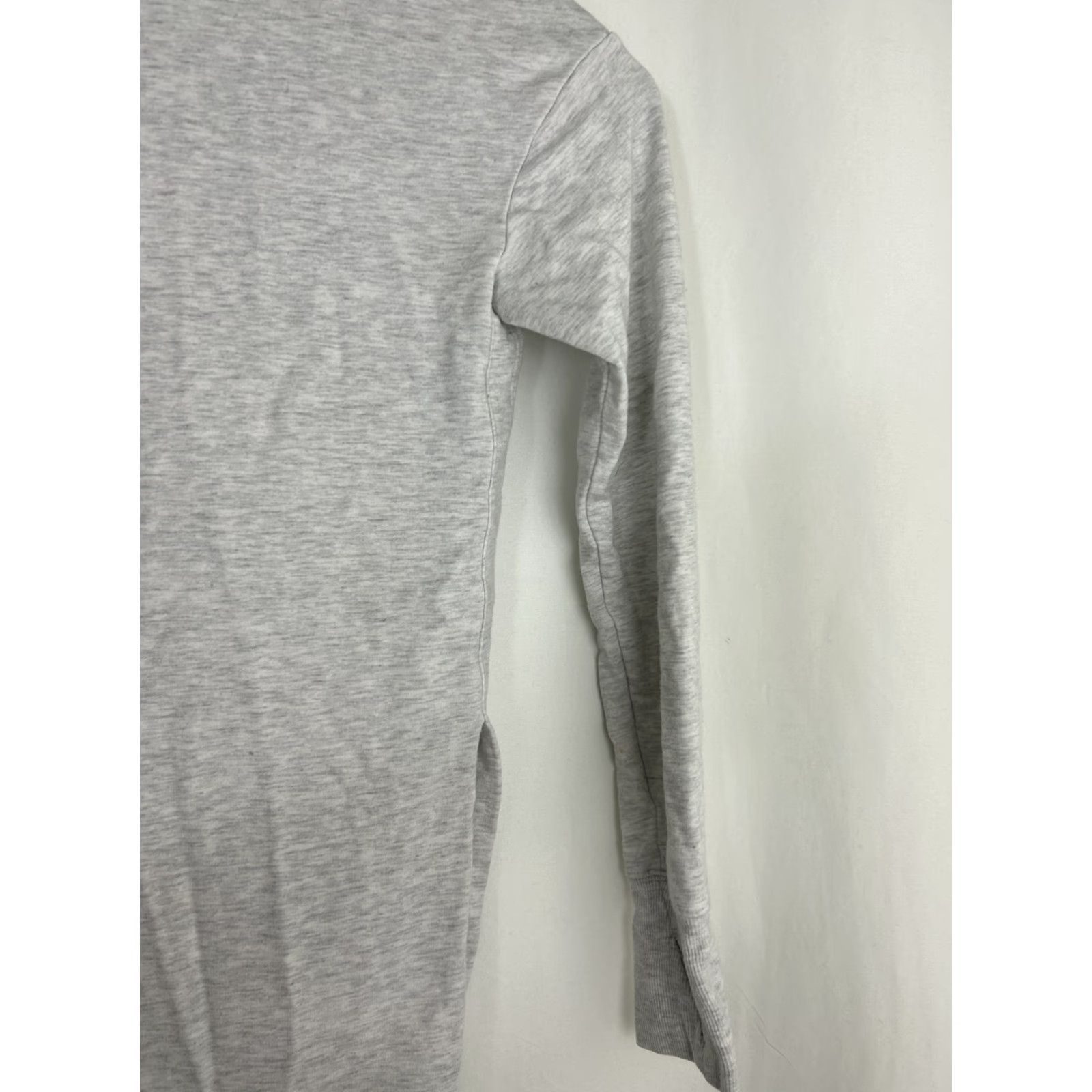 Athleta Athleta Hoodie Women S Gray Pullover Split Sides Thumb Hole 445925-00 Short Description: stains on front 20 chest 27.5 length 21.5 sleeves Size S / US 4 / IT 40 - 4 Thumbnail