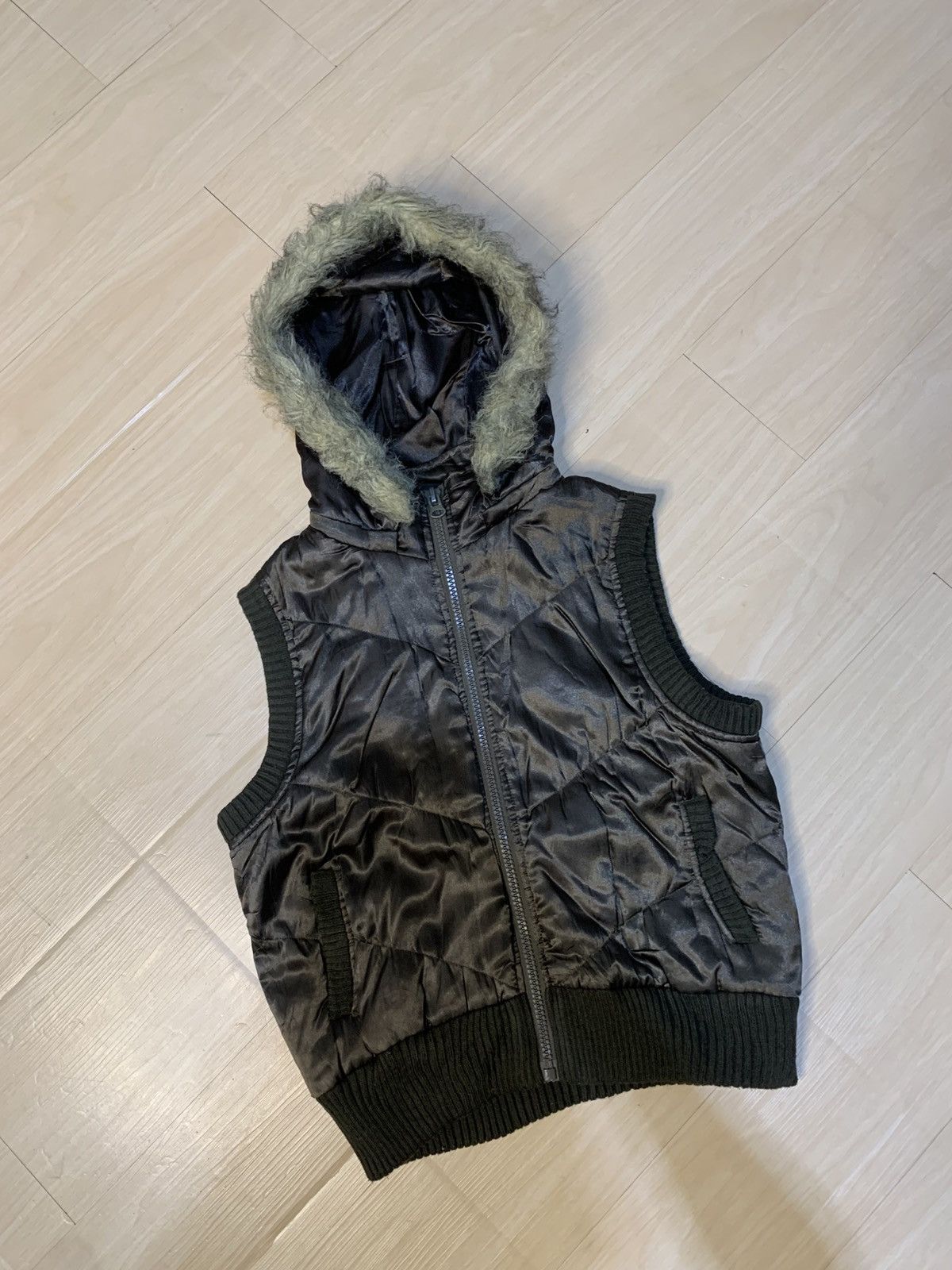 Le Grande Bleu (L.G.B.) Y2K jasper MINX Puffer Fur Vest Size US L / EU 52-54 / 3 - 2 Thumbnail
