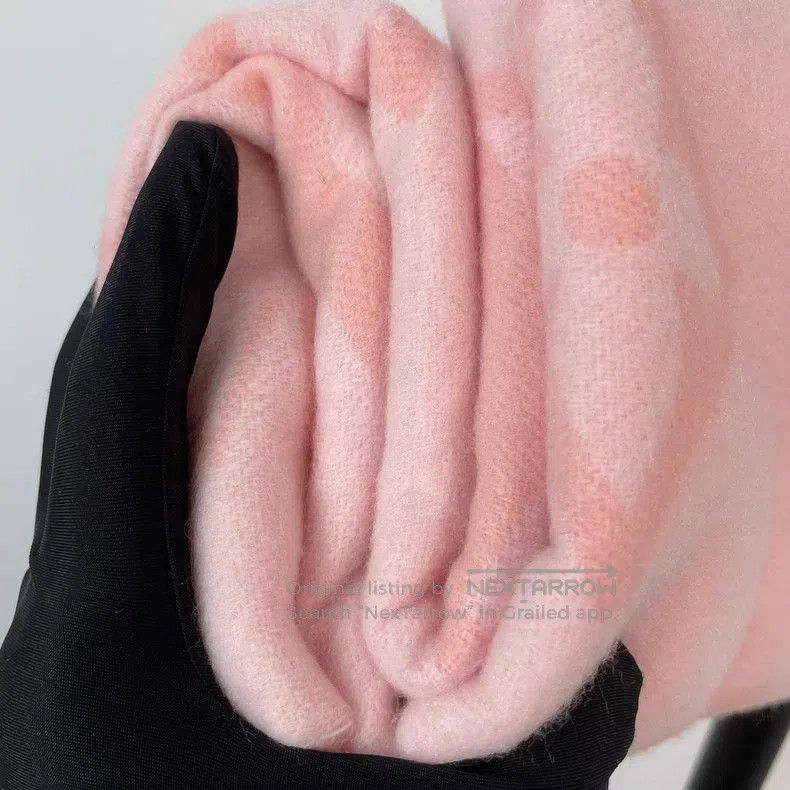 Louis Vuitton Louis Vuitton Cashmere scarf Size ONE SIZE - 3 Thumbnail