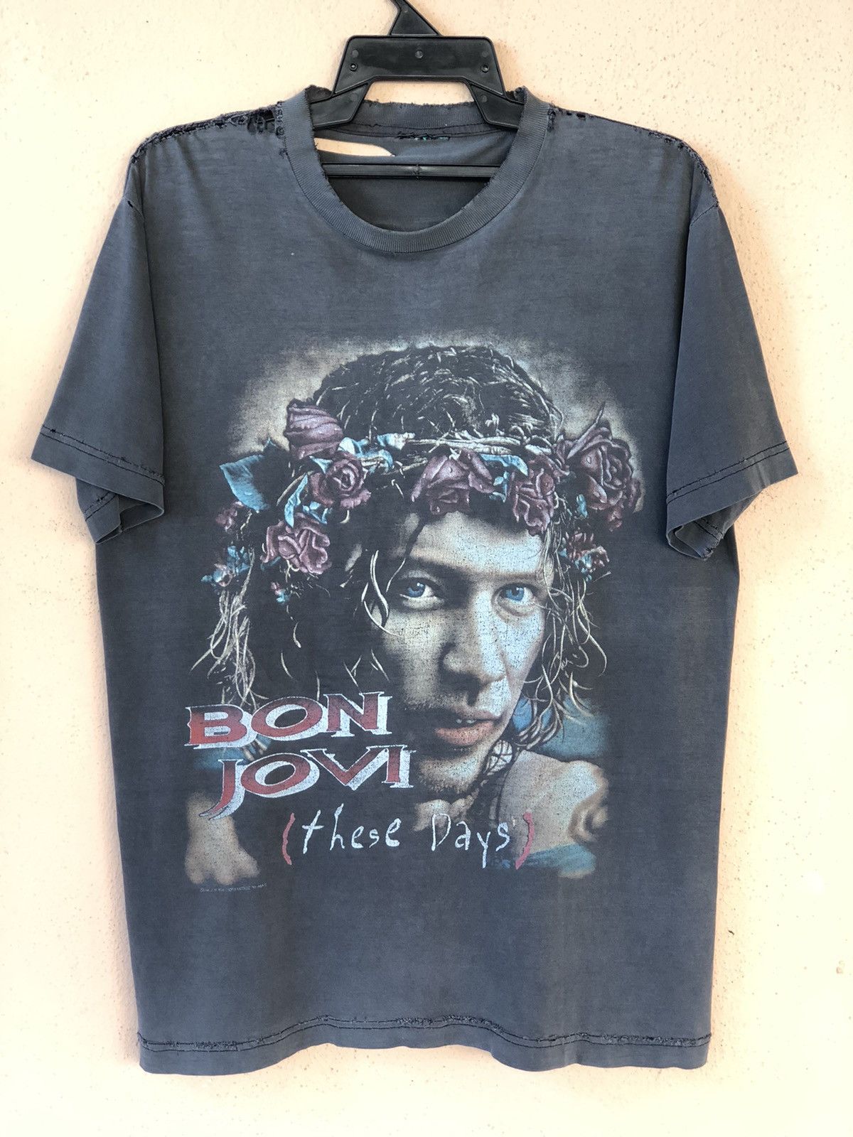 Band Tees × Vintage Thrashed 📍Vintage 90s BON JOVI Bootleg Tee Size US L / EU 52-54 / 3 - 1 Thumbnail