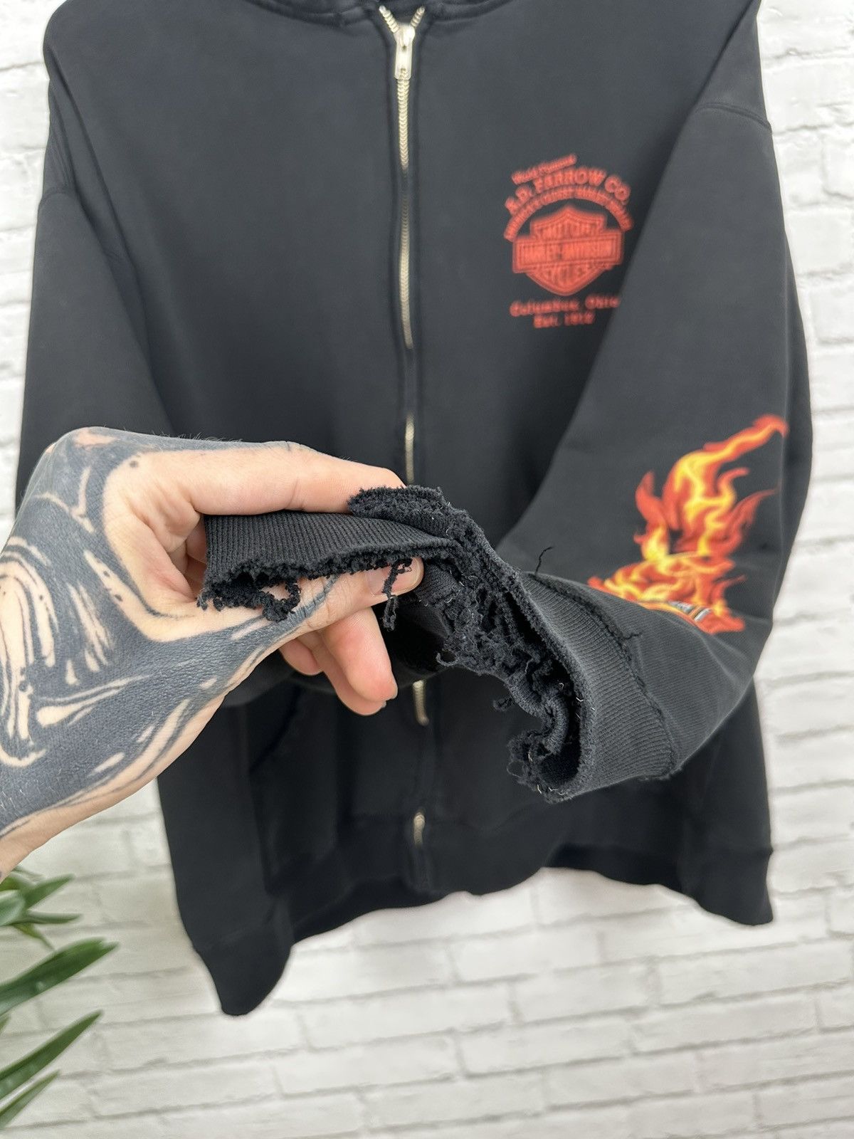 Harley Davidson (XL) THRASHED OUT FLAMES Harley Davidson Zip Up Hoodie Size US XL / EU 56 / 4 - 8 Thumbnail